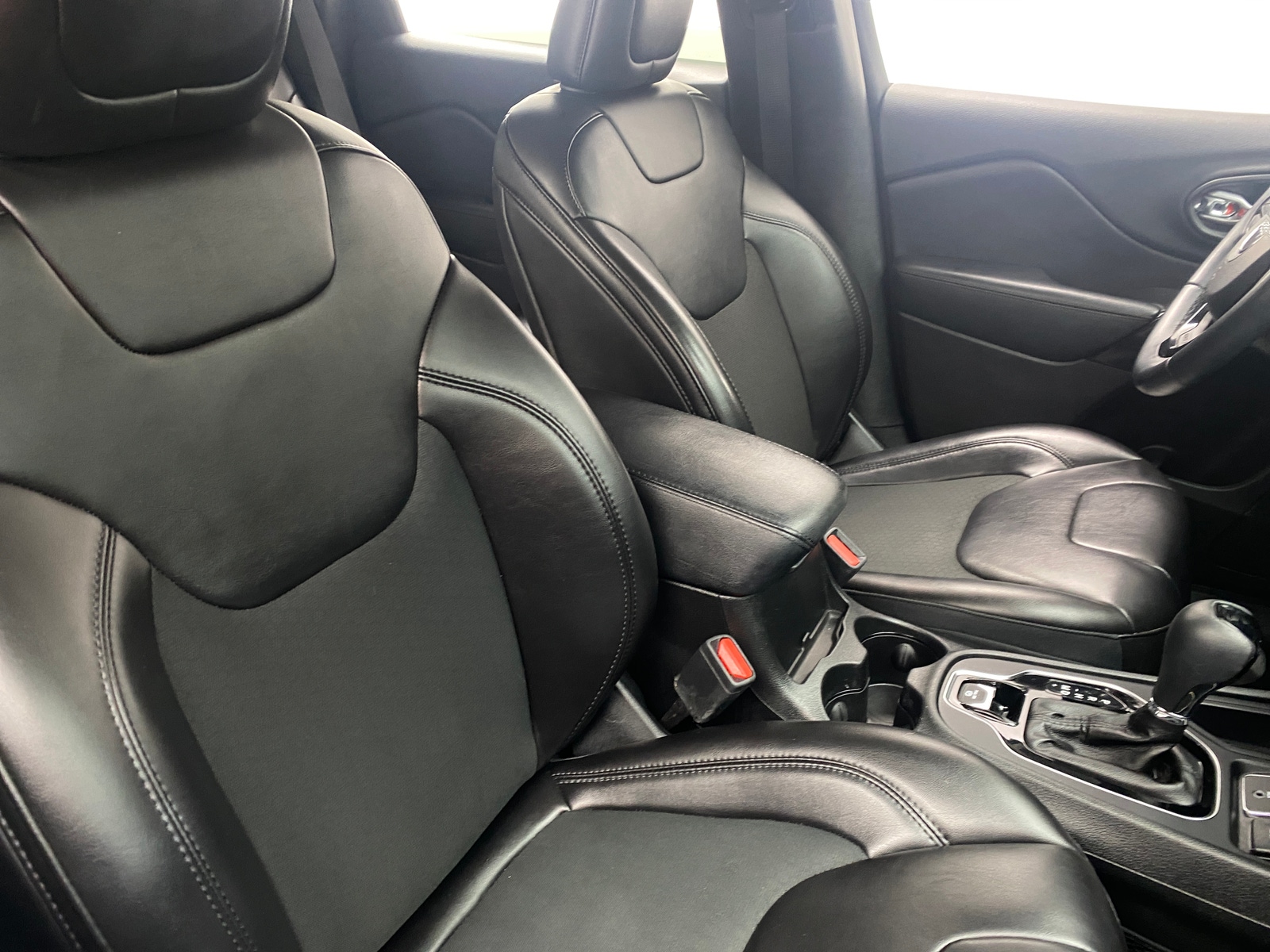 Thumbnail: 2019 Jeep Cherokee - 2