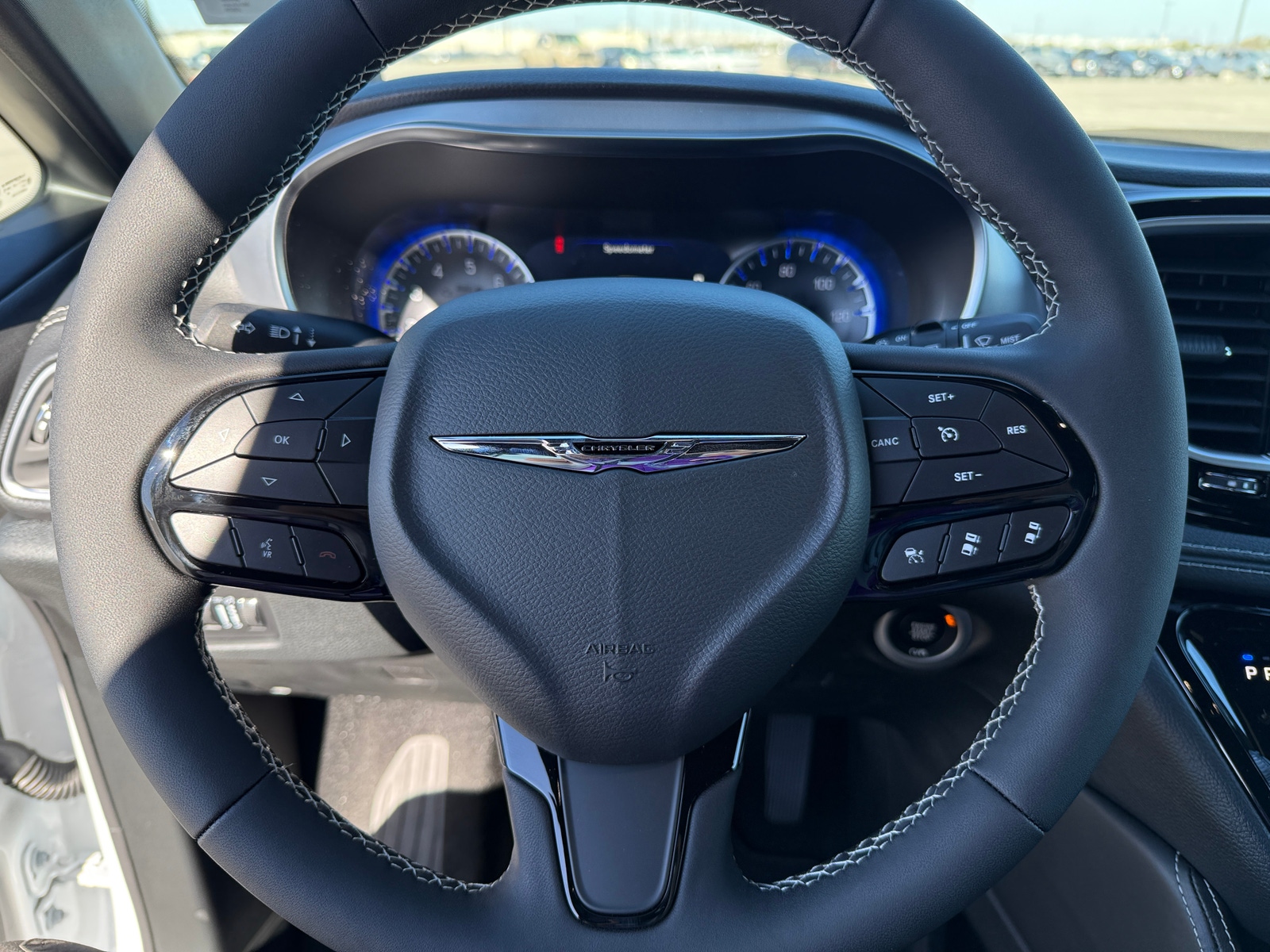 Thumbnail: 2026 Chrysler Pacifica - 4