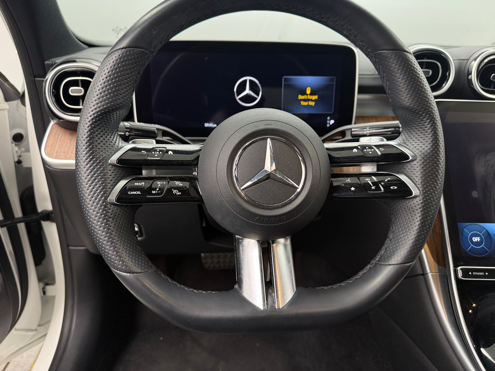 Thumbnail: 2022 Mercedes-Benz C-Class - 4
