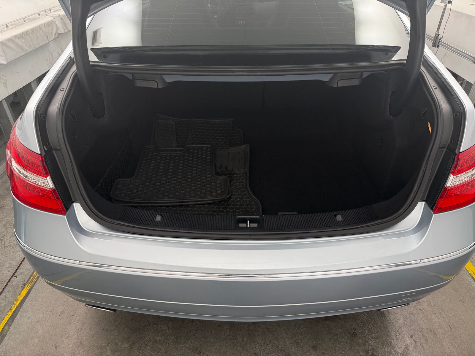 Thumbnail: 2013 Mercedes-Benz E-Class - 4