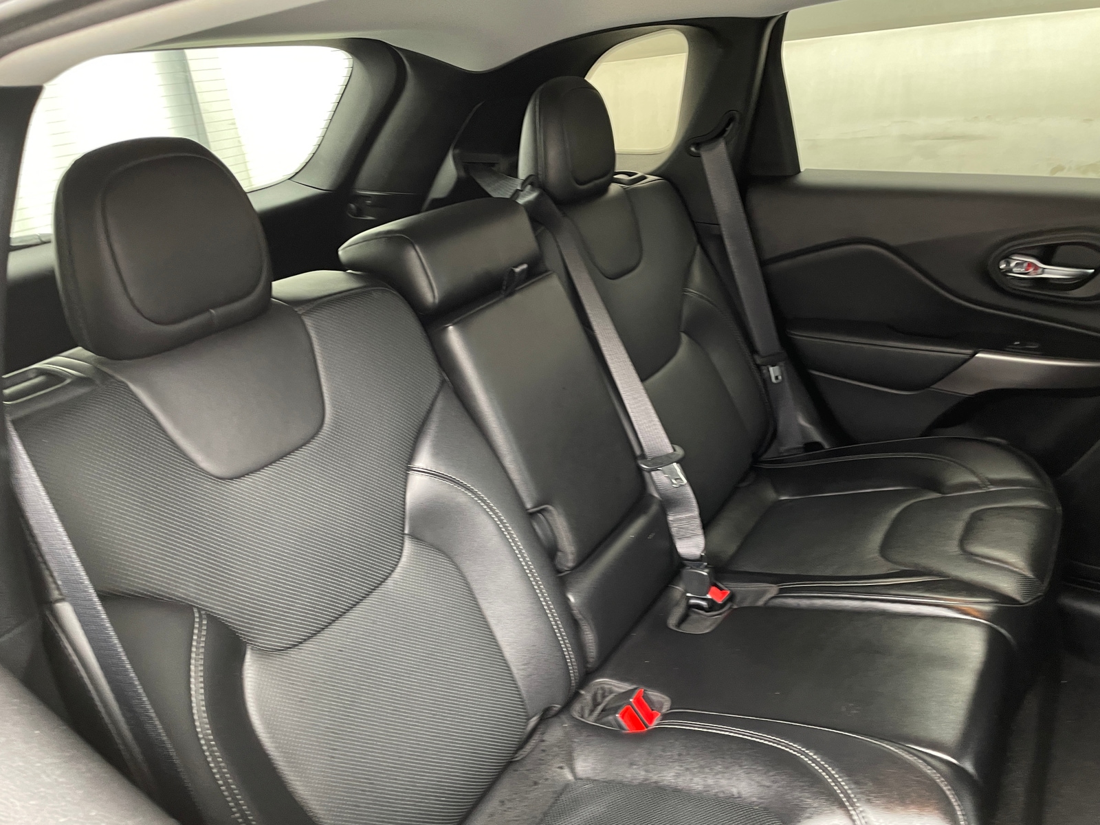 Thumbnail: 2020 Jeep Cherokee - 5