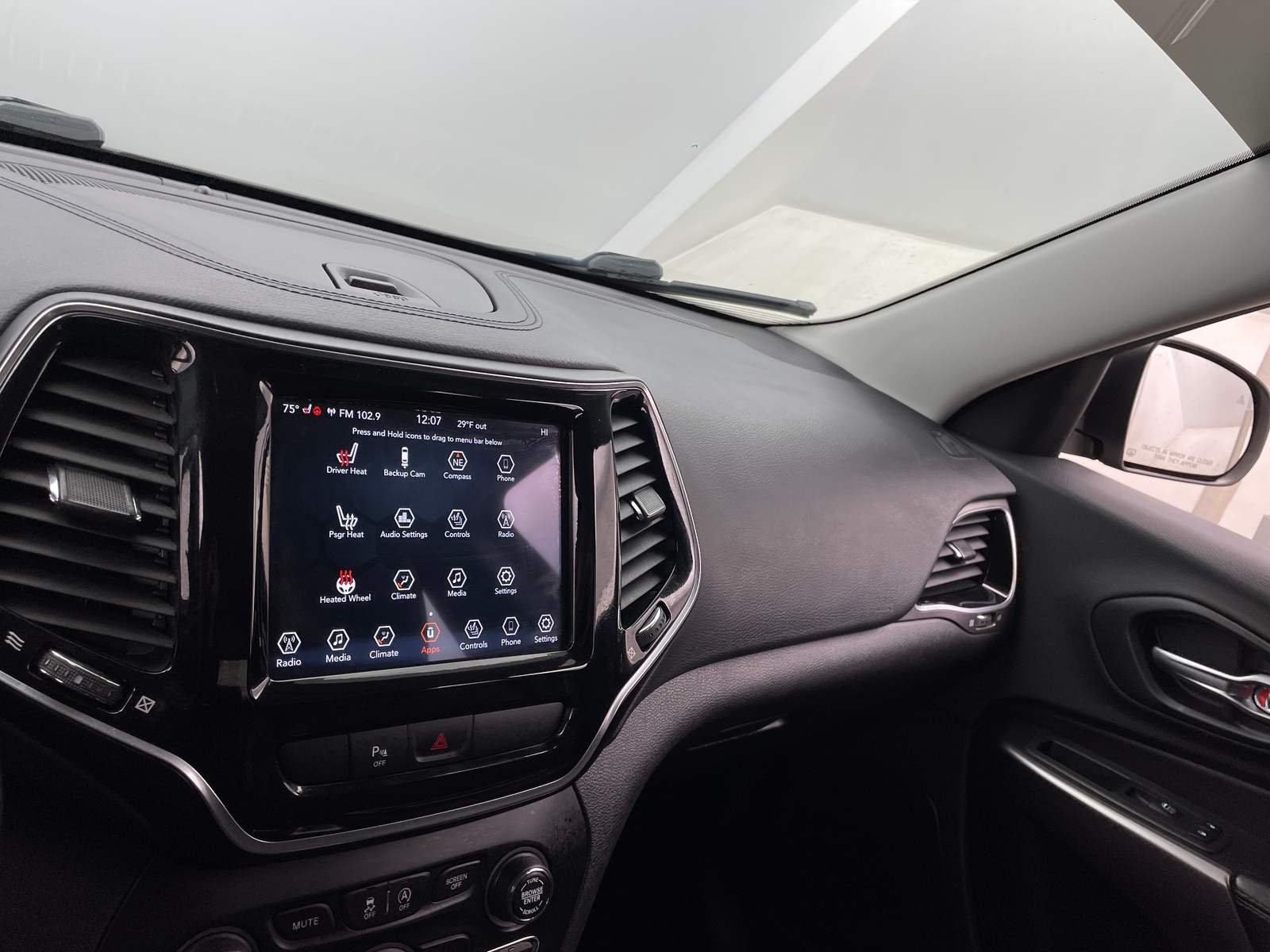 Thumbnail: 2020 Jeep Cherokee - 3