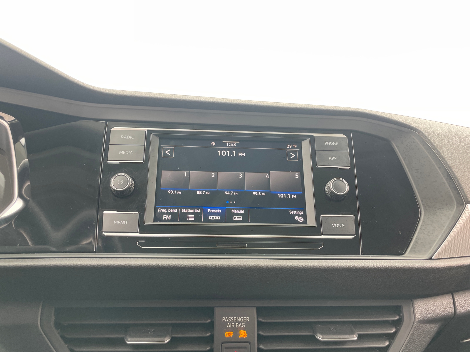 Thumbnail: 2021 Volkswagen Jetta - 4