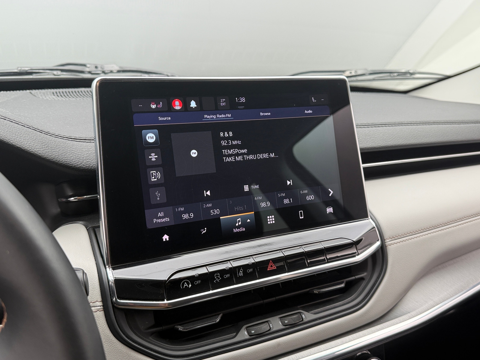 Thumbnail: 2022 Jeep Compass - 3