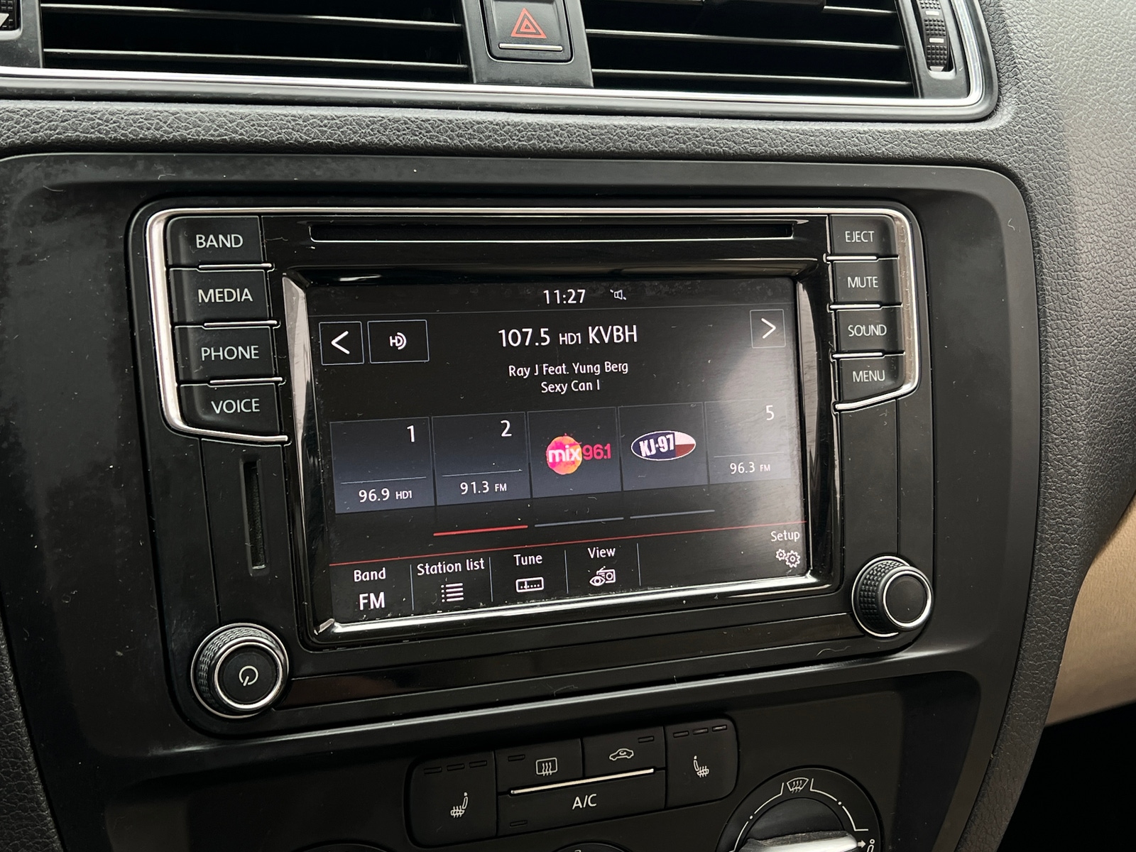 Thumbnail: 2017 Volkswagen Jetta - 3