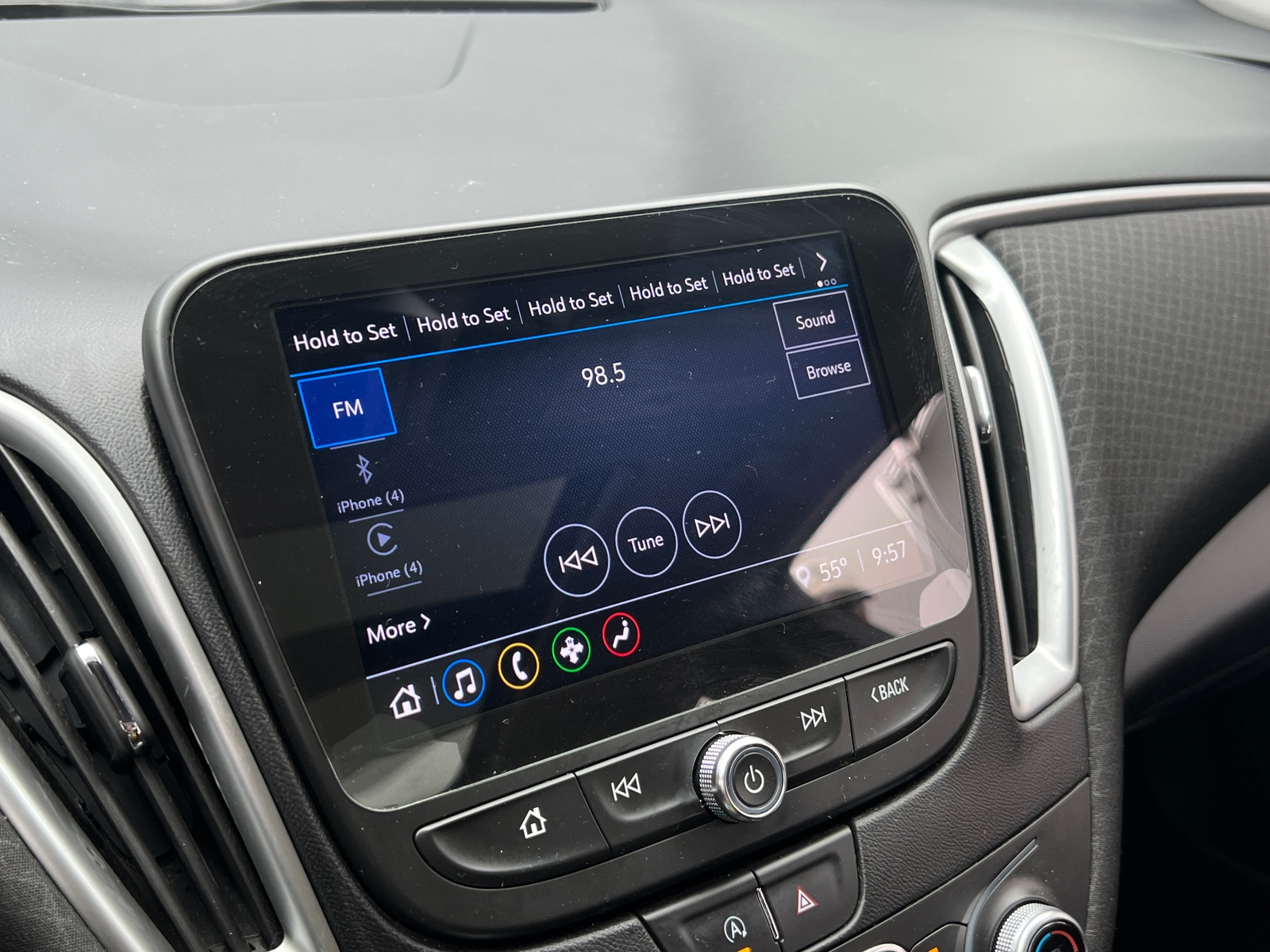 Thumbnail: 2022 Chevrolet Malibu - 4