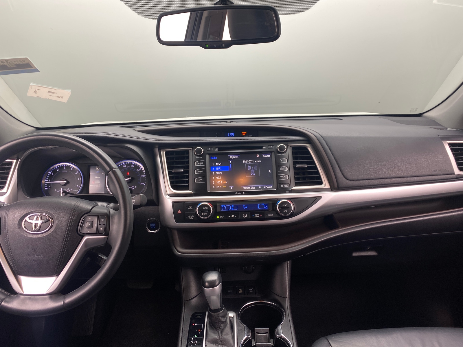 Thumbnail: 2015 Toyota Highlander - 2