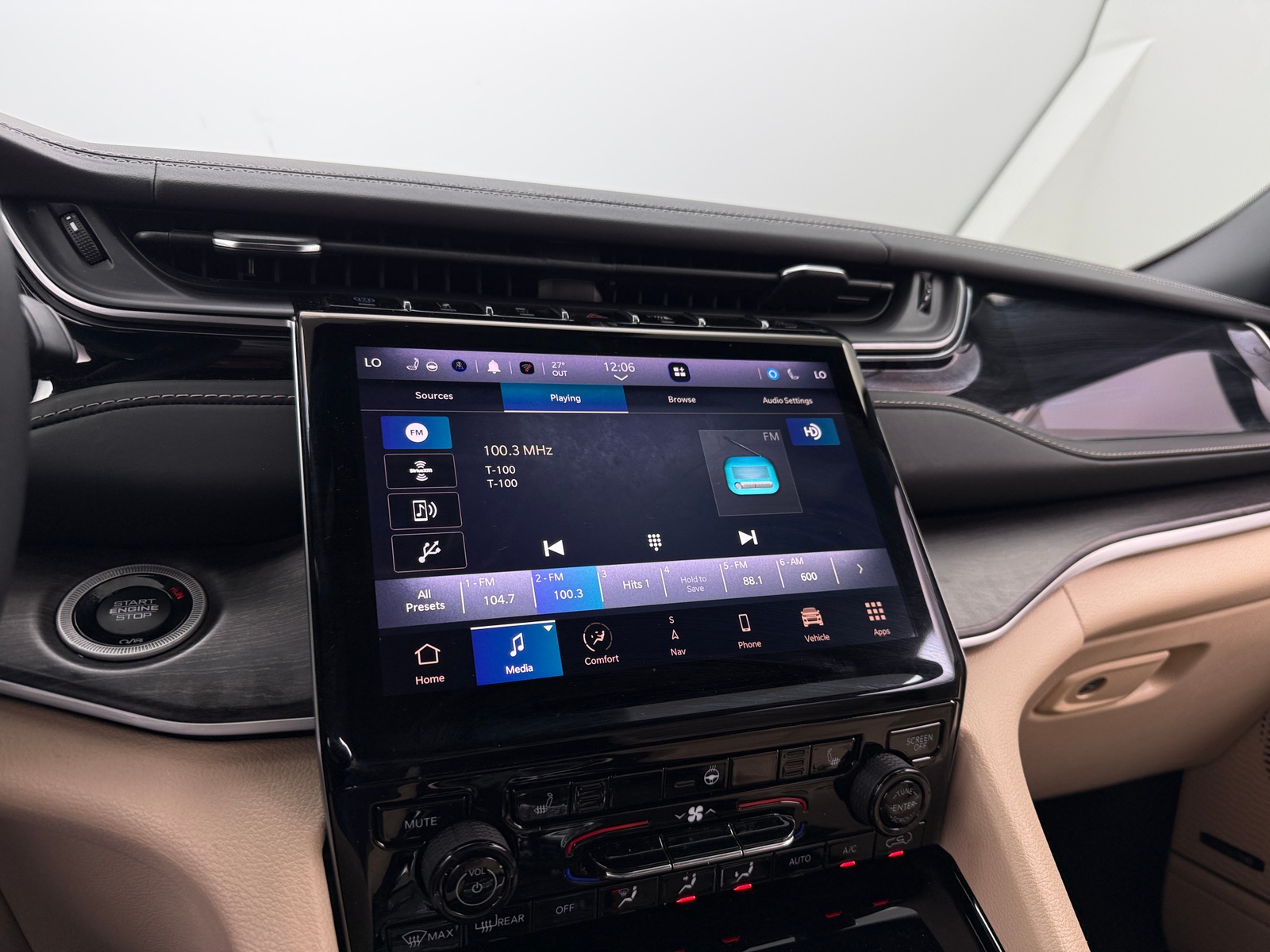 Thumbnail: 2022 Jeep Grand Cherokee - 3