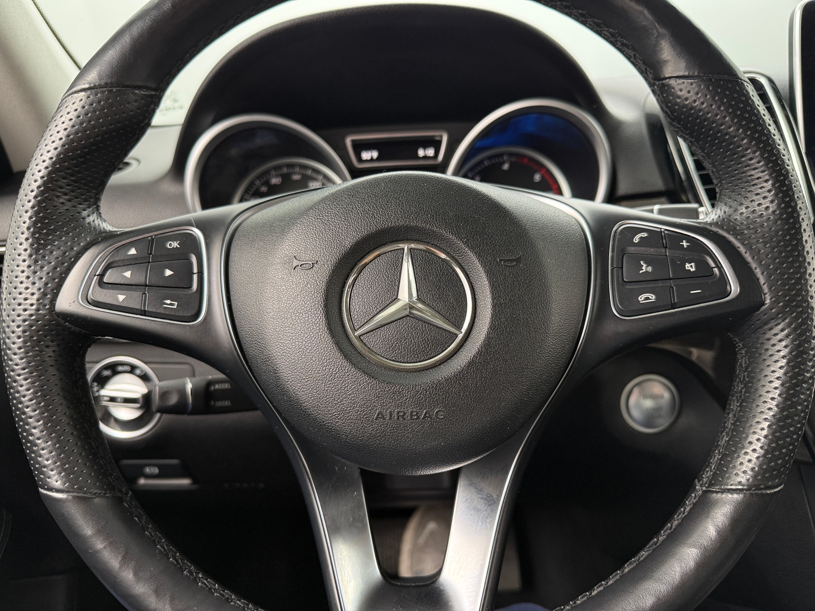 Thumbnail: 2016 Mercedes-Benz GLE - 4