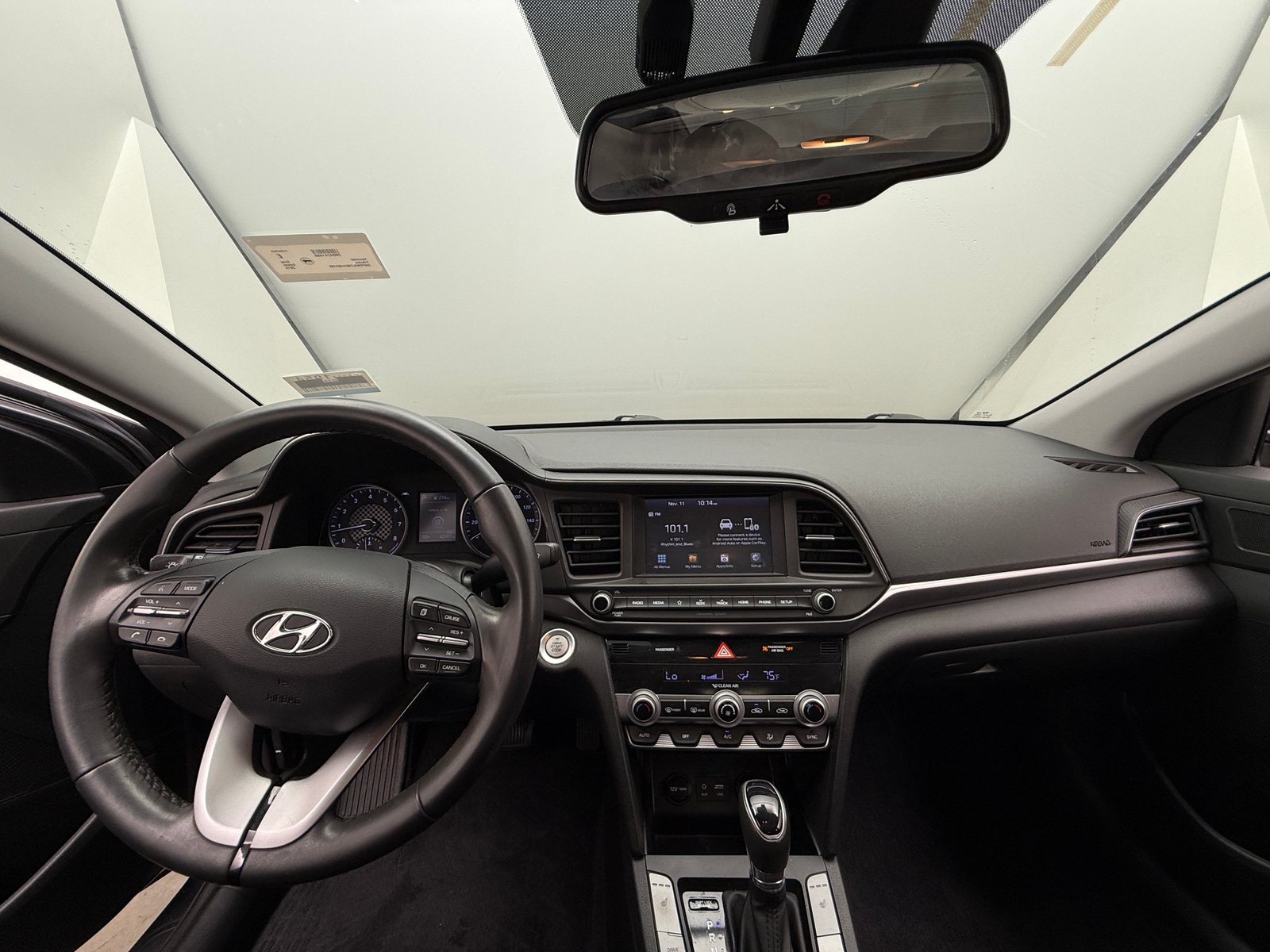 Thumbnail: 2019 Hyundai Elantra - 3