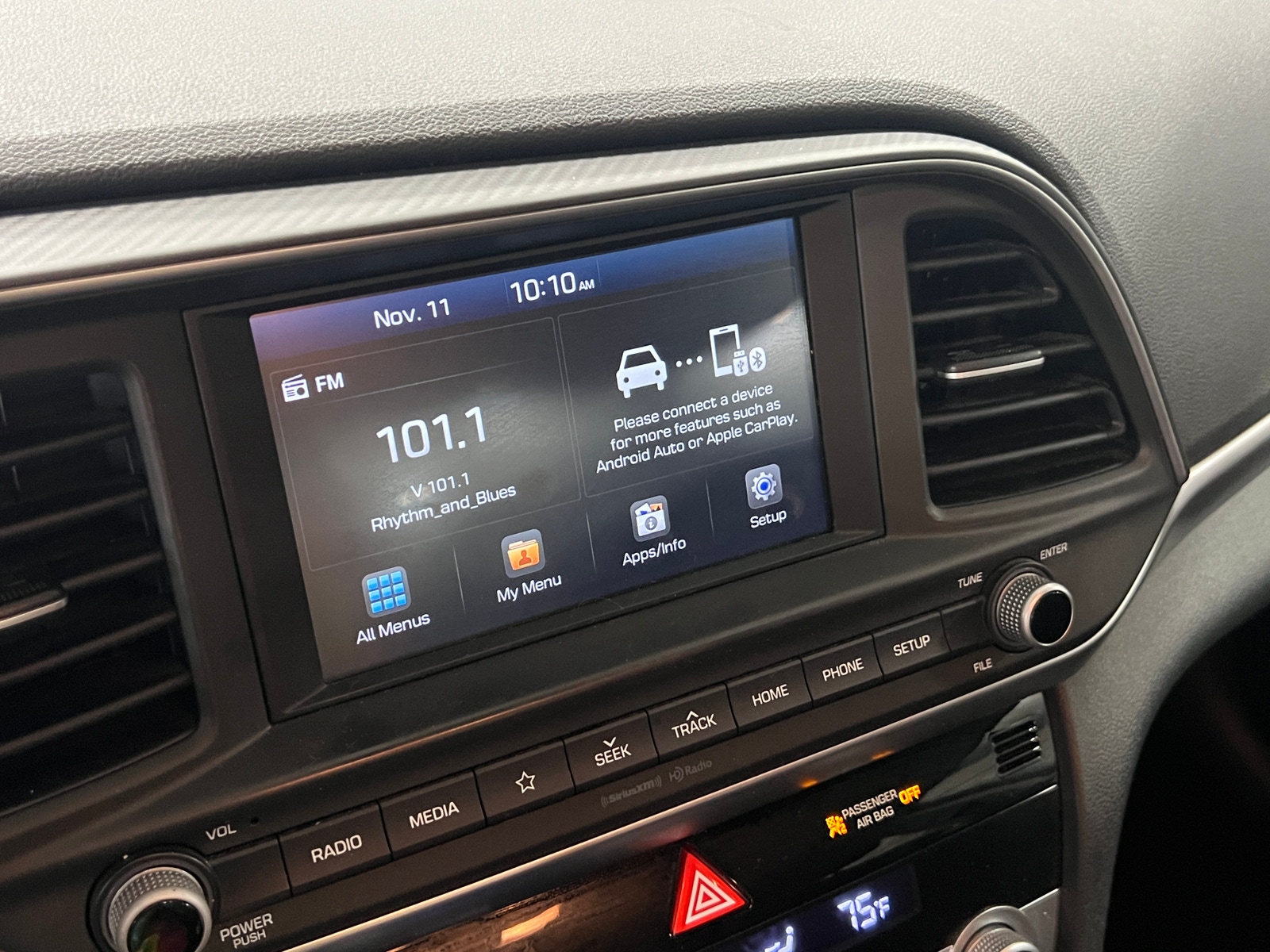 Thumbnail: 2019 Hyundai Elantra - 4