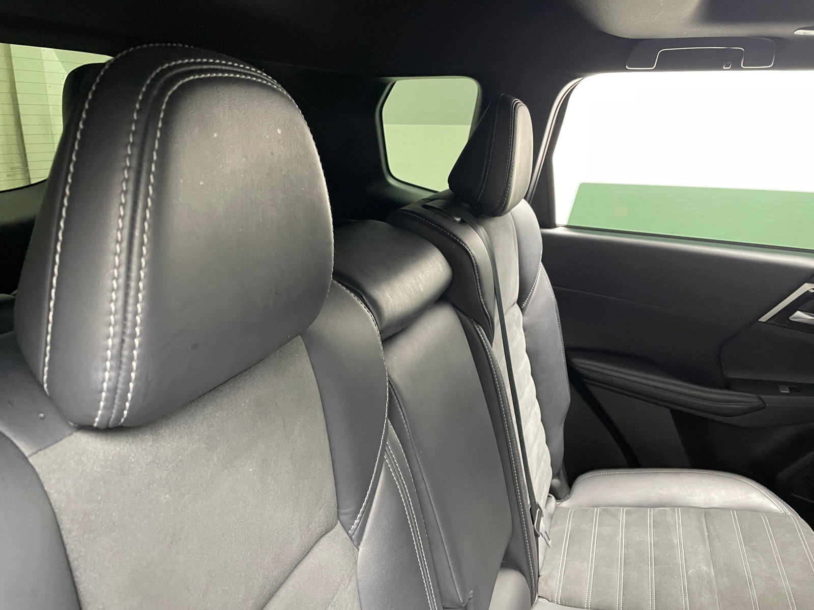 Thumbnail: 2022 Mitsubishi Outlander - 5