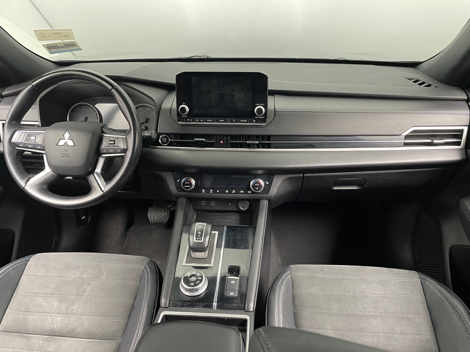 Thumbnail: 2022 Mitsubishi Outlander - 2