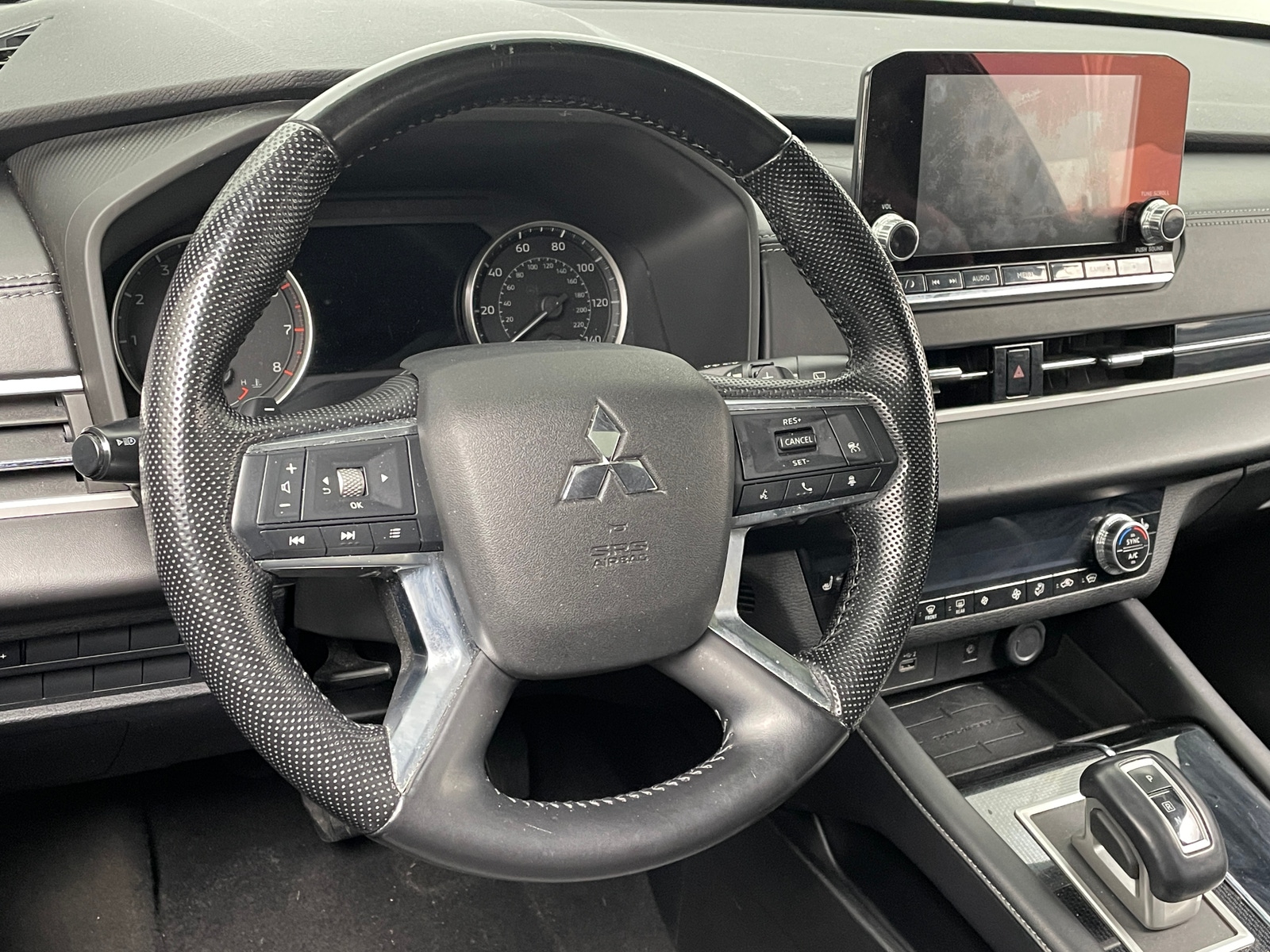 Thumbnail: 2022 Mitsubishi Outlander - 4