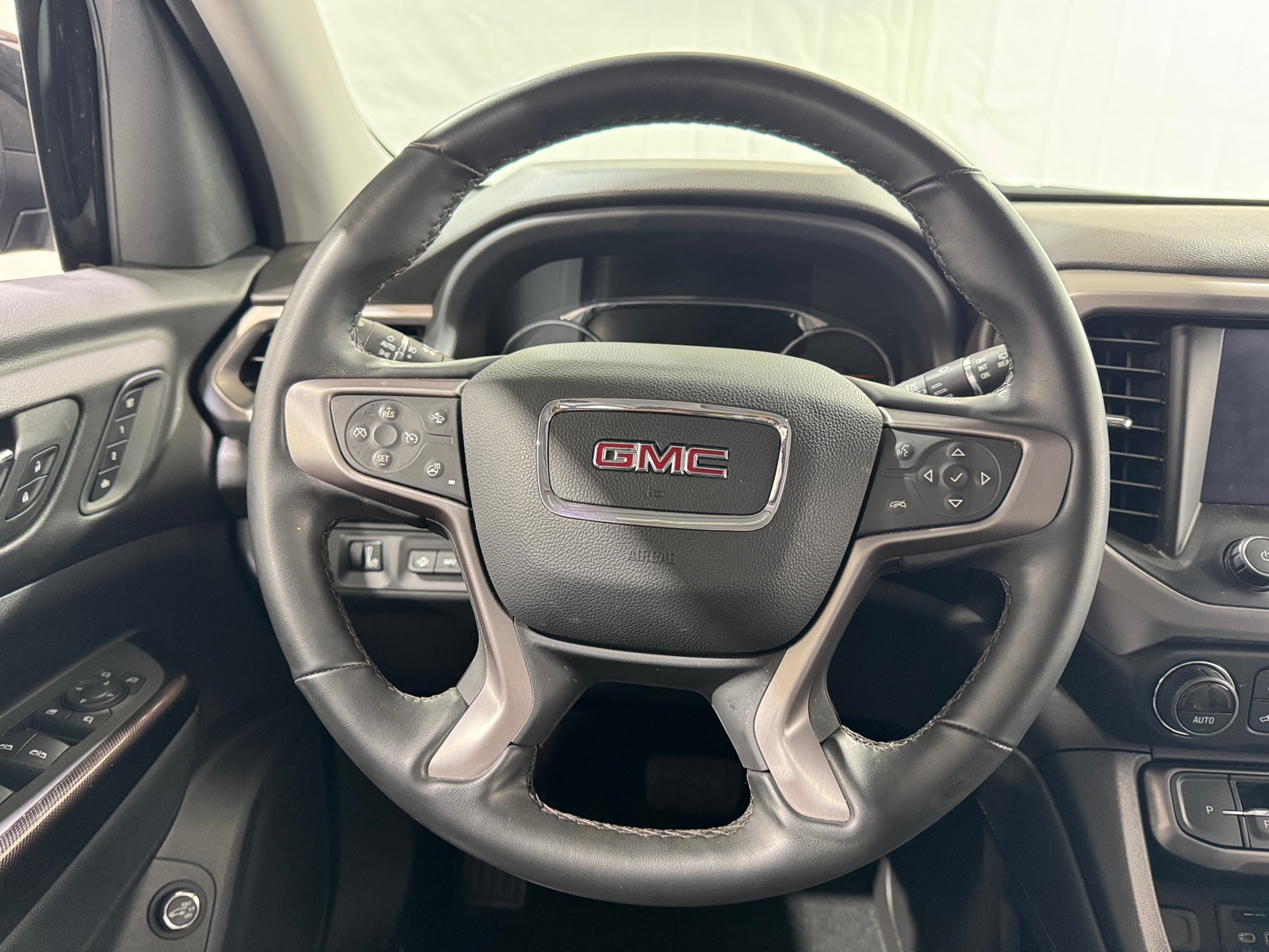 Thumbnail: 2023 GMC Acadia - 4