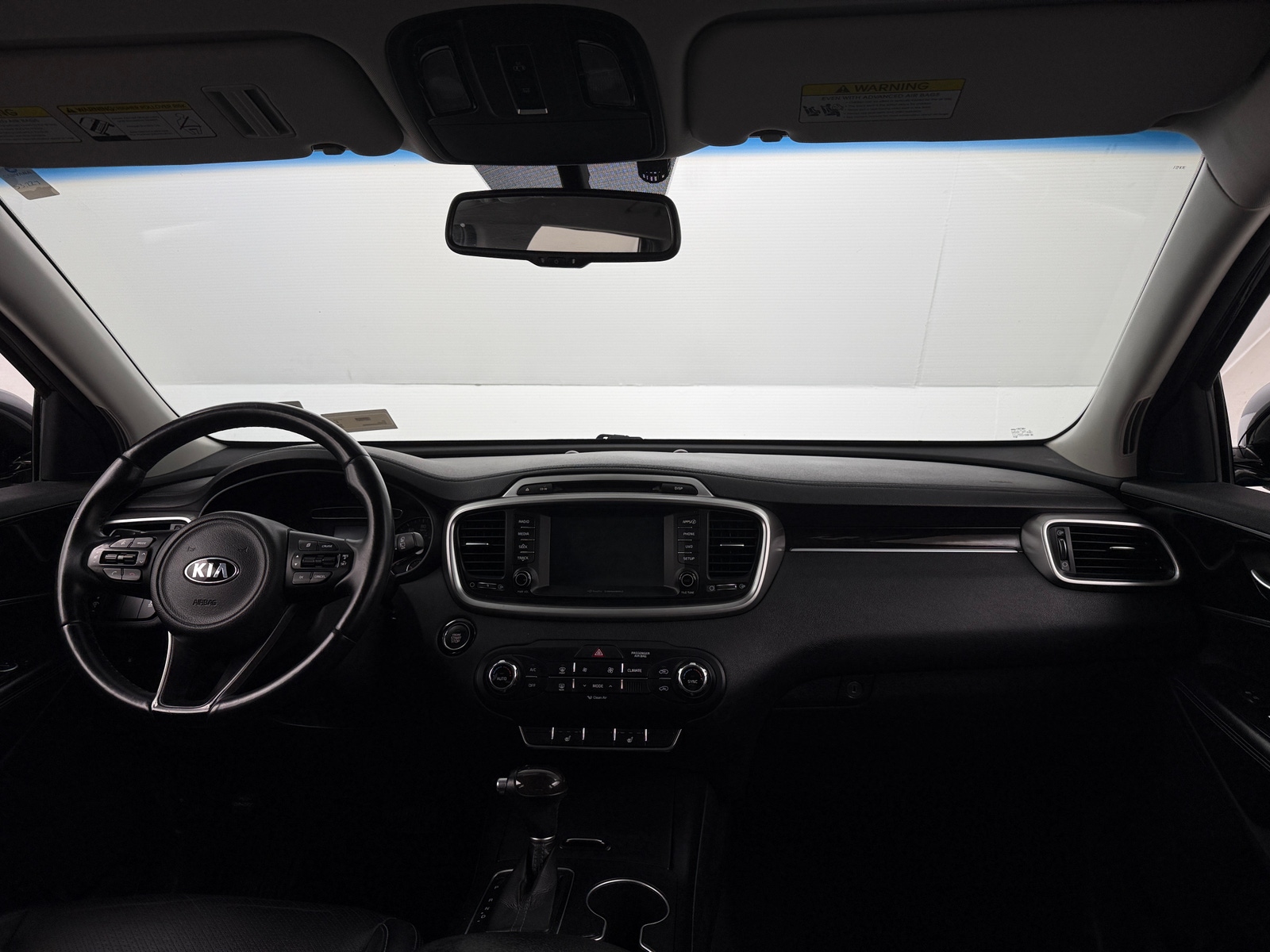 Thumbnail: 2017 Kia Sorento - 3