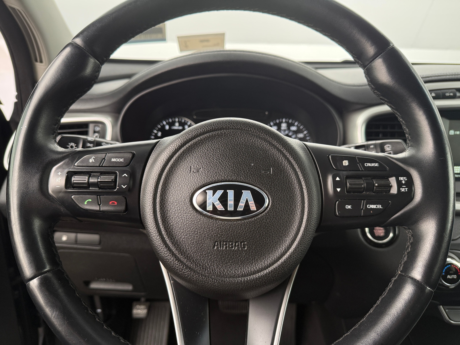 Thumbnail: 2017 Kia Sorento - 5