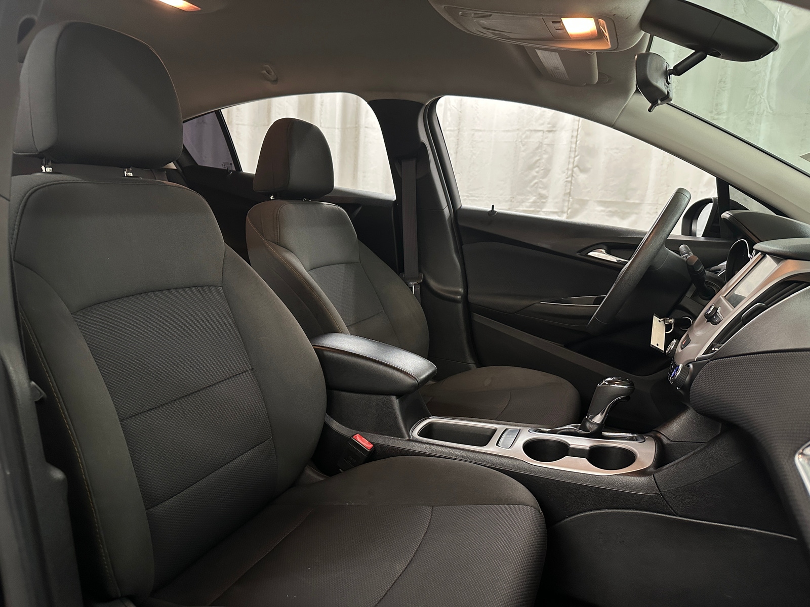 Thumbnail: 2017 Chevrolet Cruze - 2