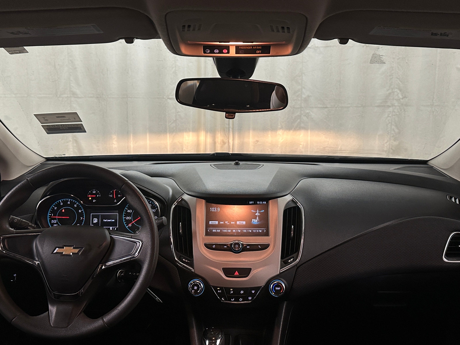 Thumbnail: 2017 Chevrolet Cruze - 3