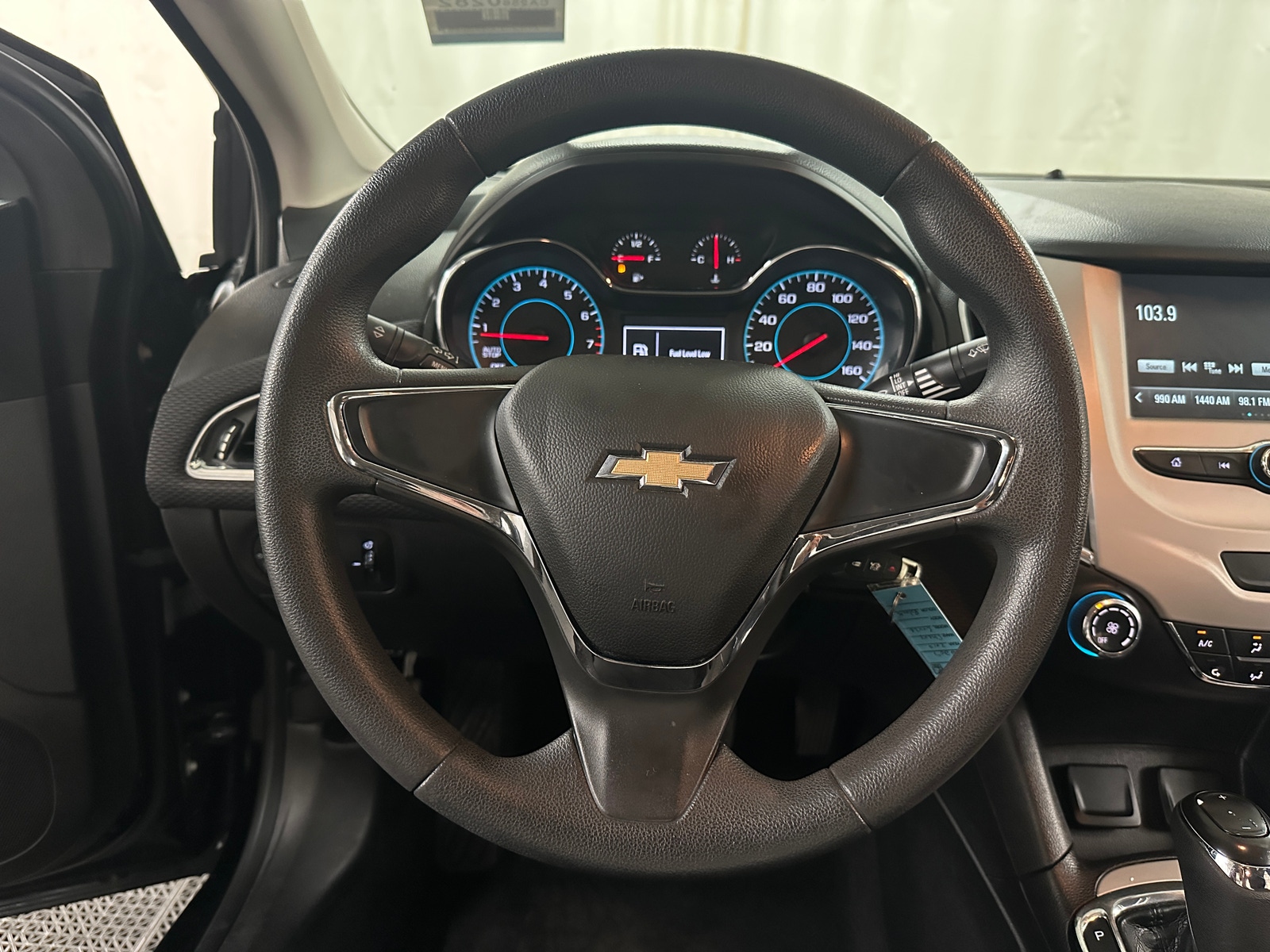 Thumbnail: 2017 Chevrolet Cruze - 5