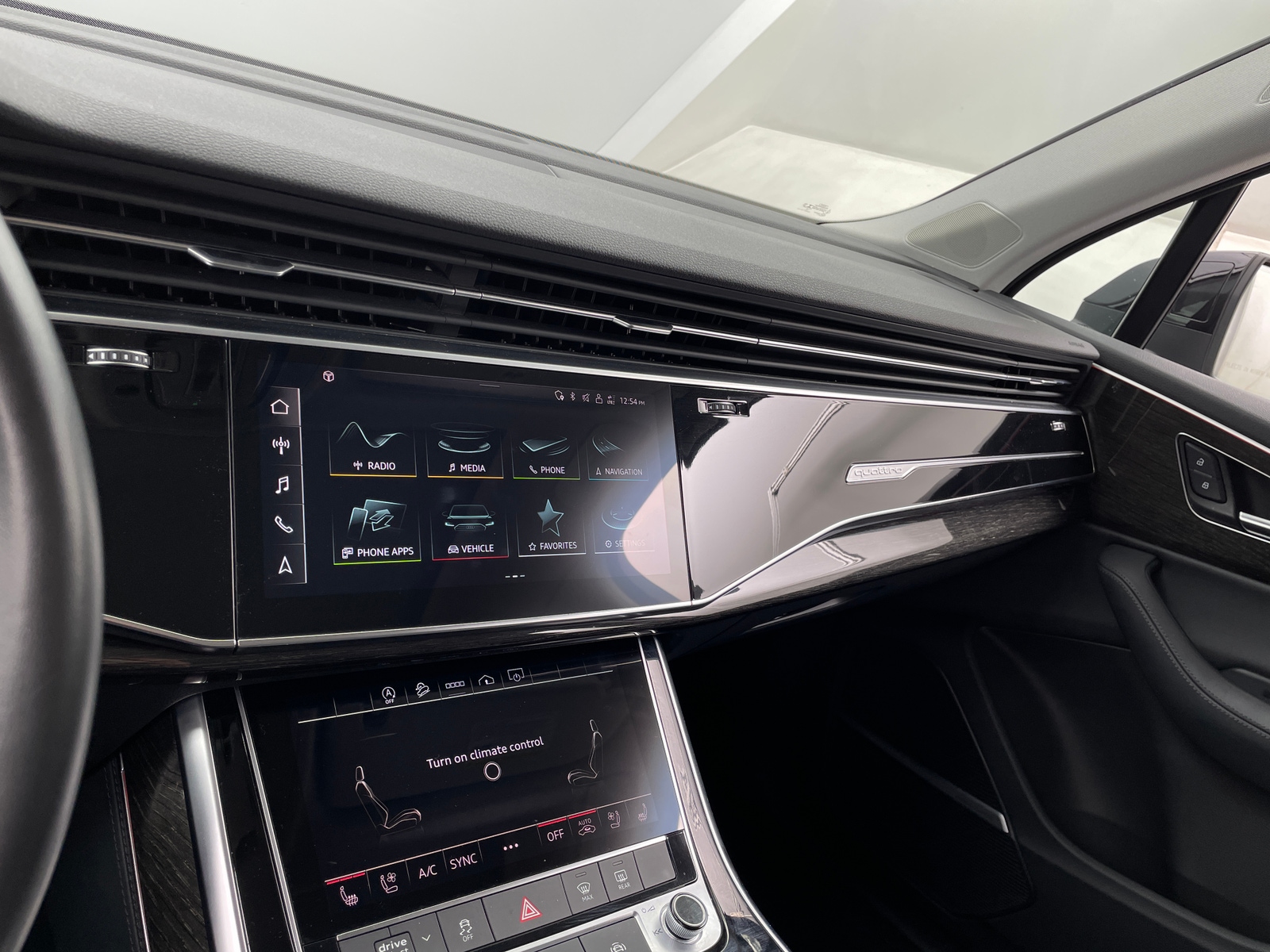 Thumbnail: 2022 Audi Q7 - 3