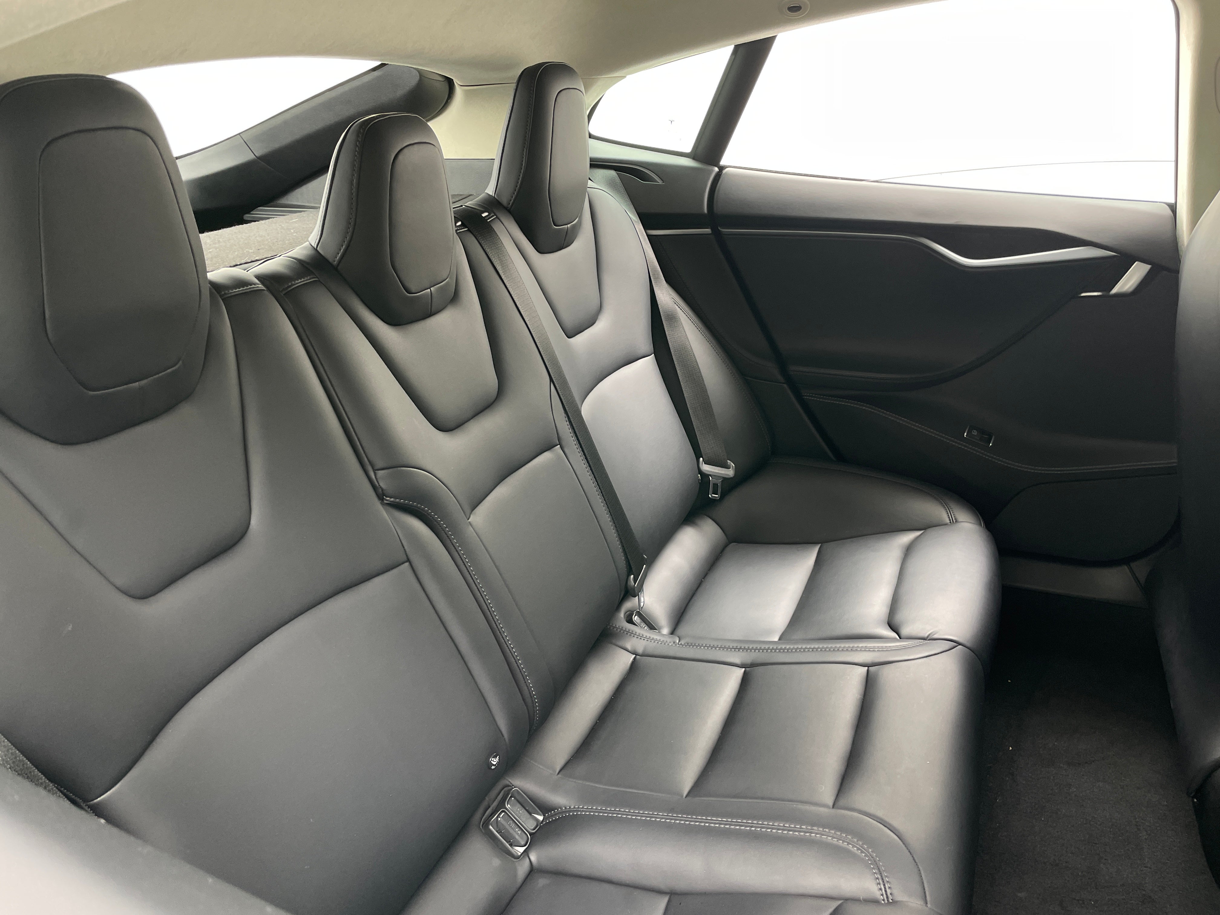 Used 2018 Tesla Model S 100D with VIN 5YJSA1E24JF258398 for sale in Oak Creek, WI