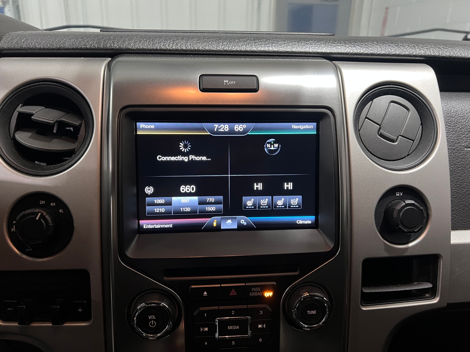 Thumbnail: 2014 Ford Econoline - 3