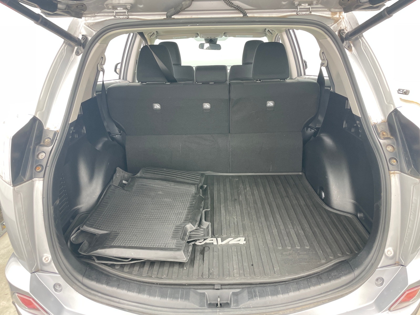 Thumbnail: 2017 Toyota RAV4 - 7