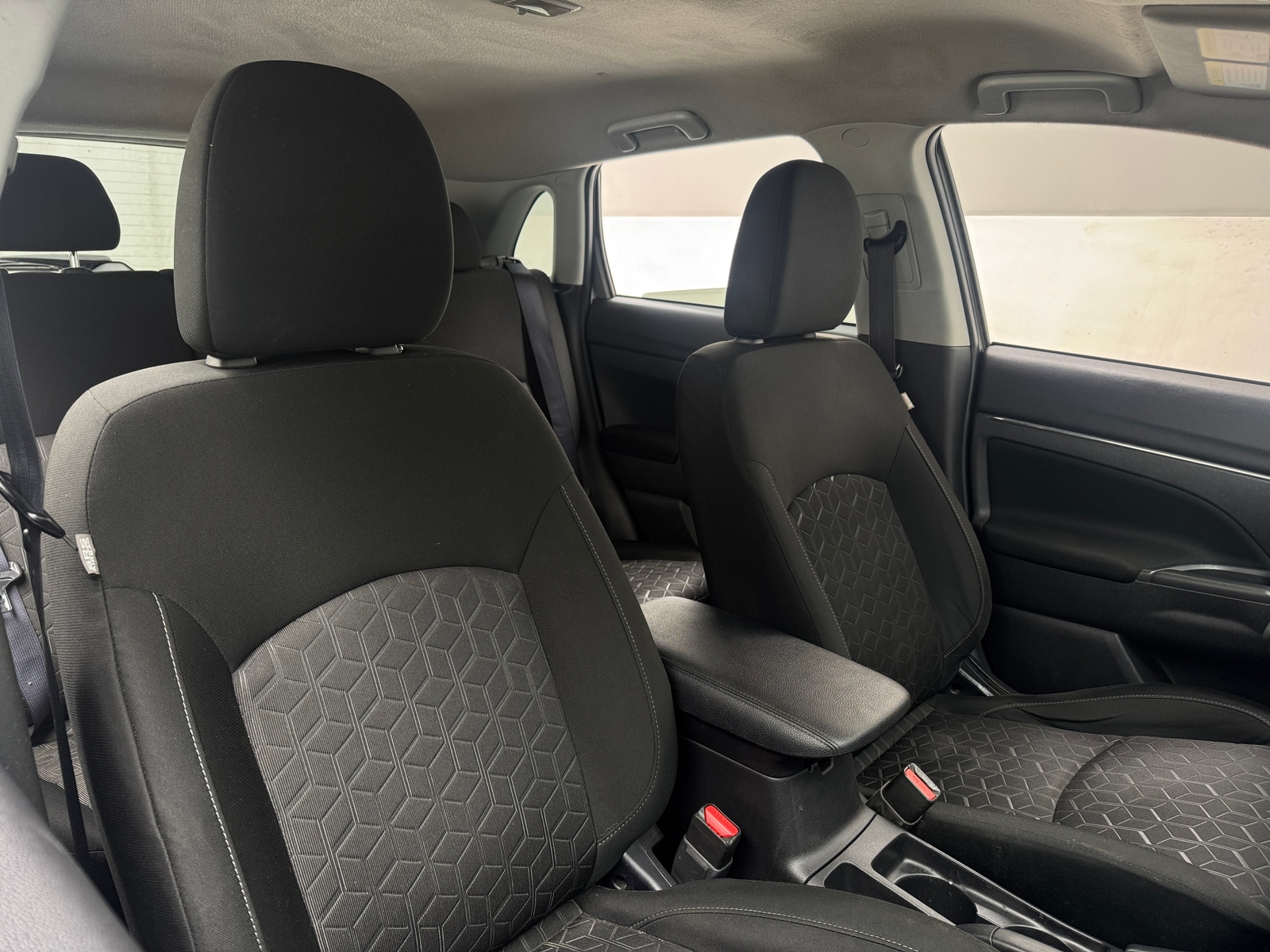 Thumbnail: 2023 Mitsubishi Outlander Sport - 2