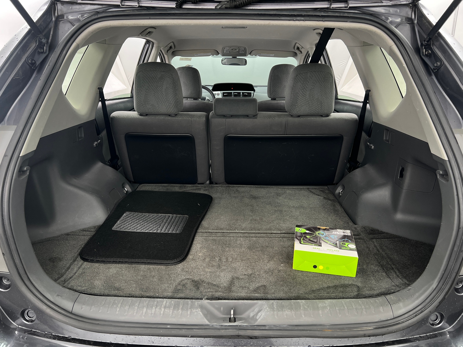 Thumbnail: 2014 Toyota Prius v - 7