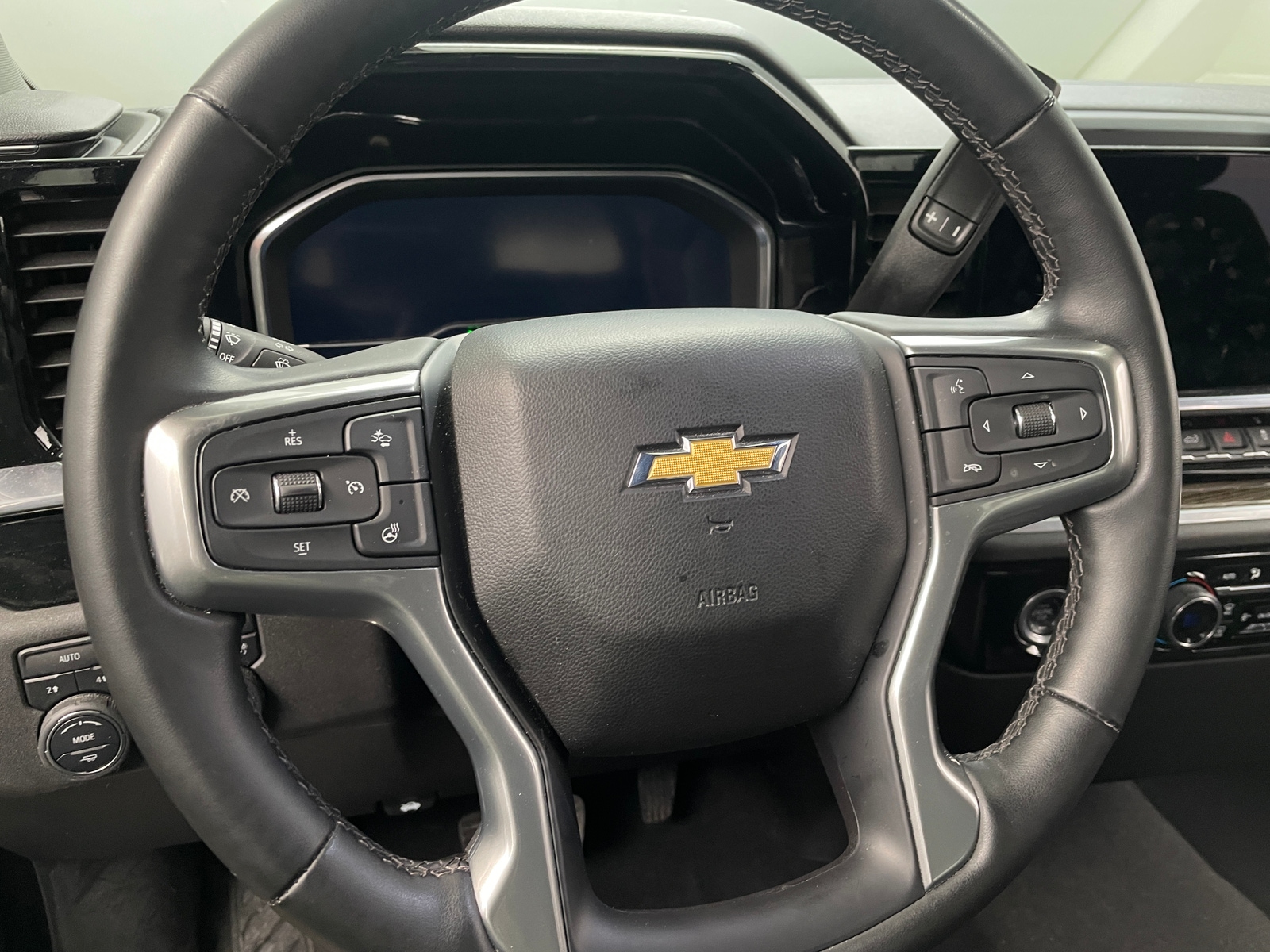 Thumbnail: 2024 Chevrolet Silverado 1500 - 5