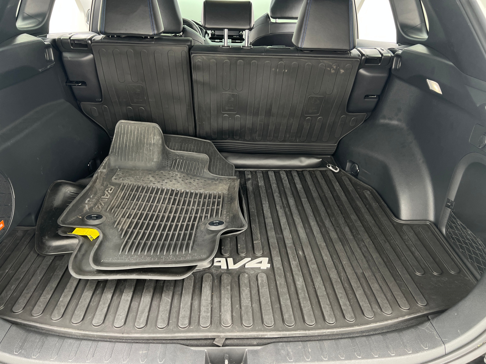 Thumbnail: 2022 Toyota RAV4 - 6