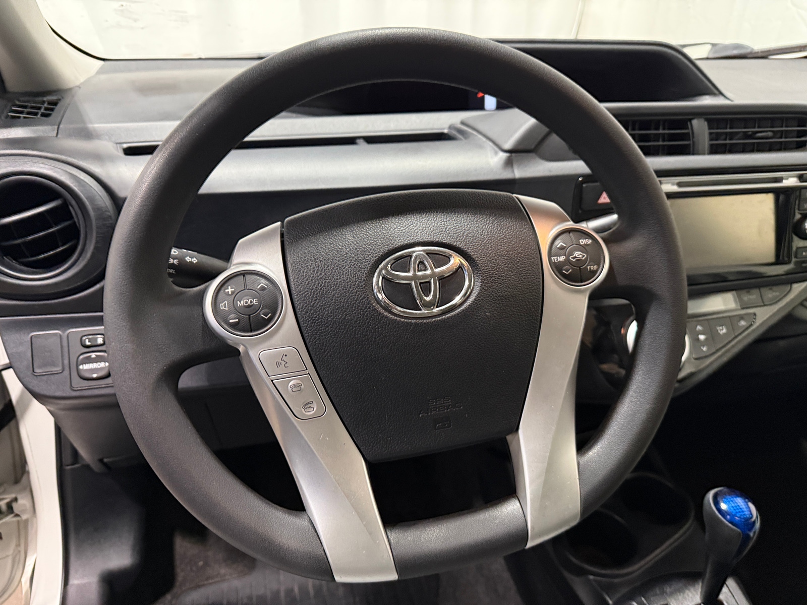 Thumbnail: 2016 Toyota Prius c - 5