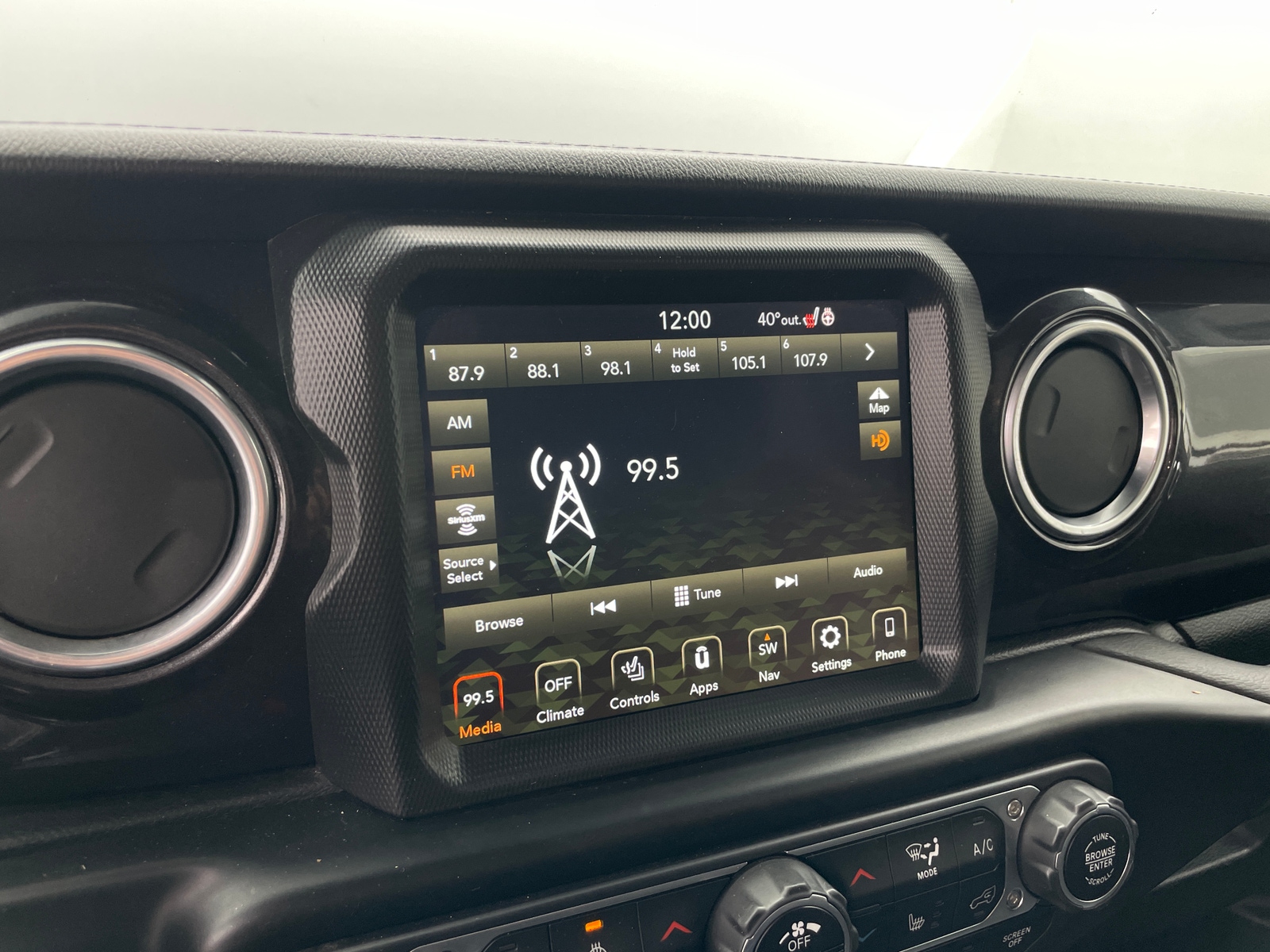 Thumbnail: 2021 Jeep Wrangler - 3