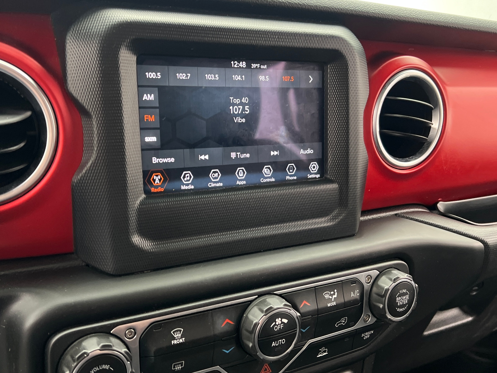 Thumbnail: 2021 Jeep Gladiator - 4