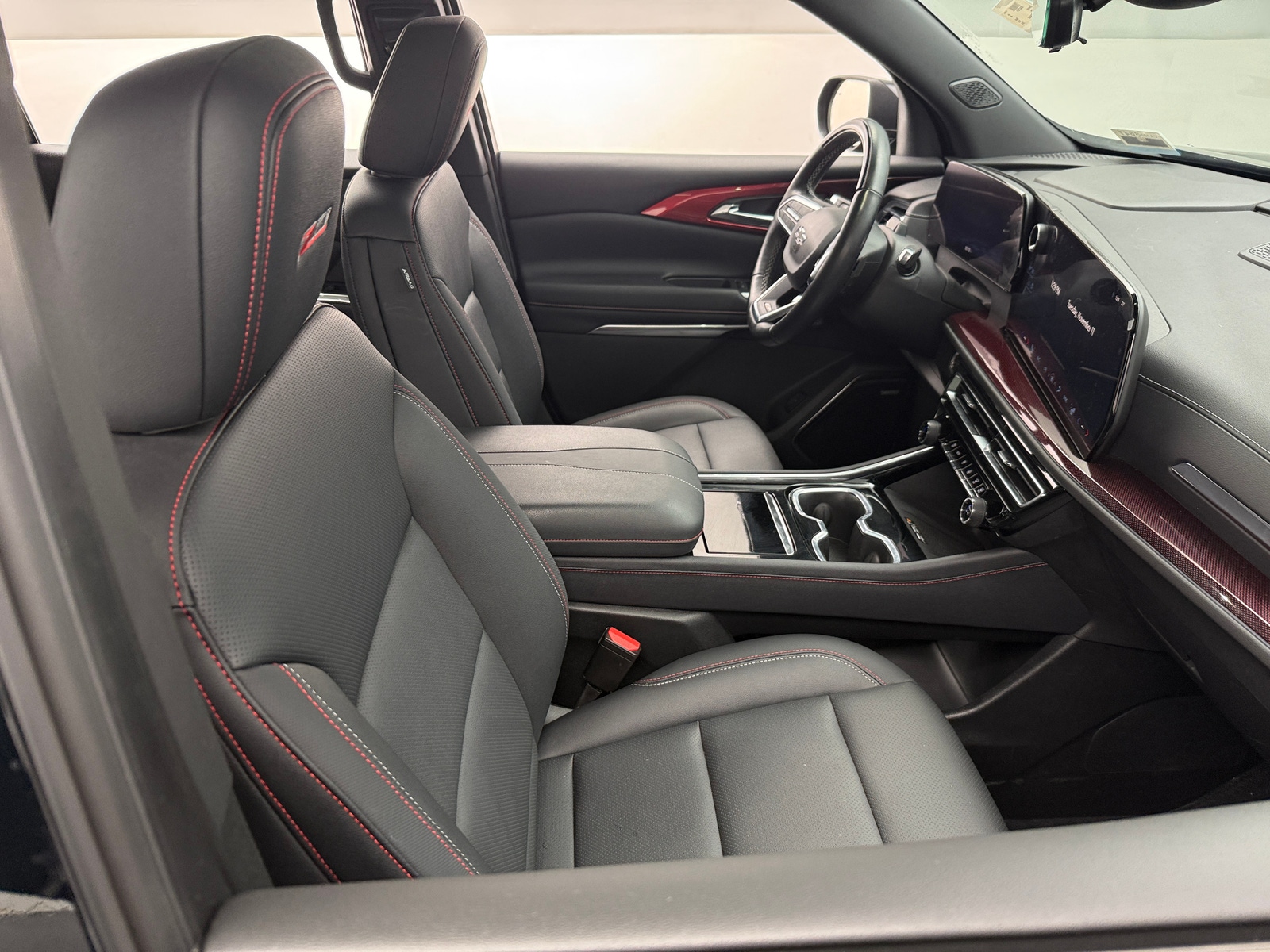 Thumbnail: 2024 Chevrolet Traverse - 2