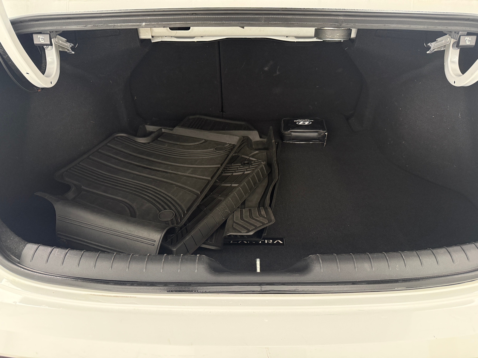 Thumbnail: 2024 Hyundai Elantra - 6