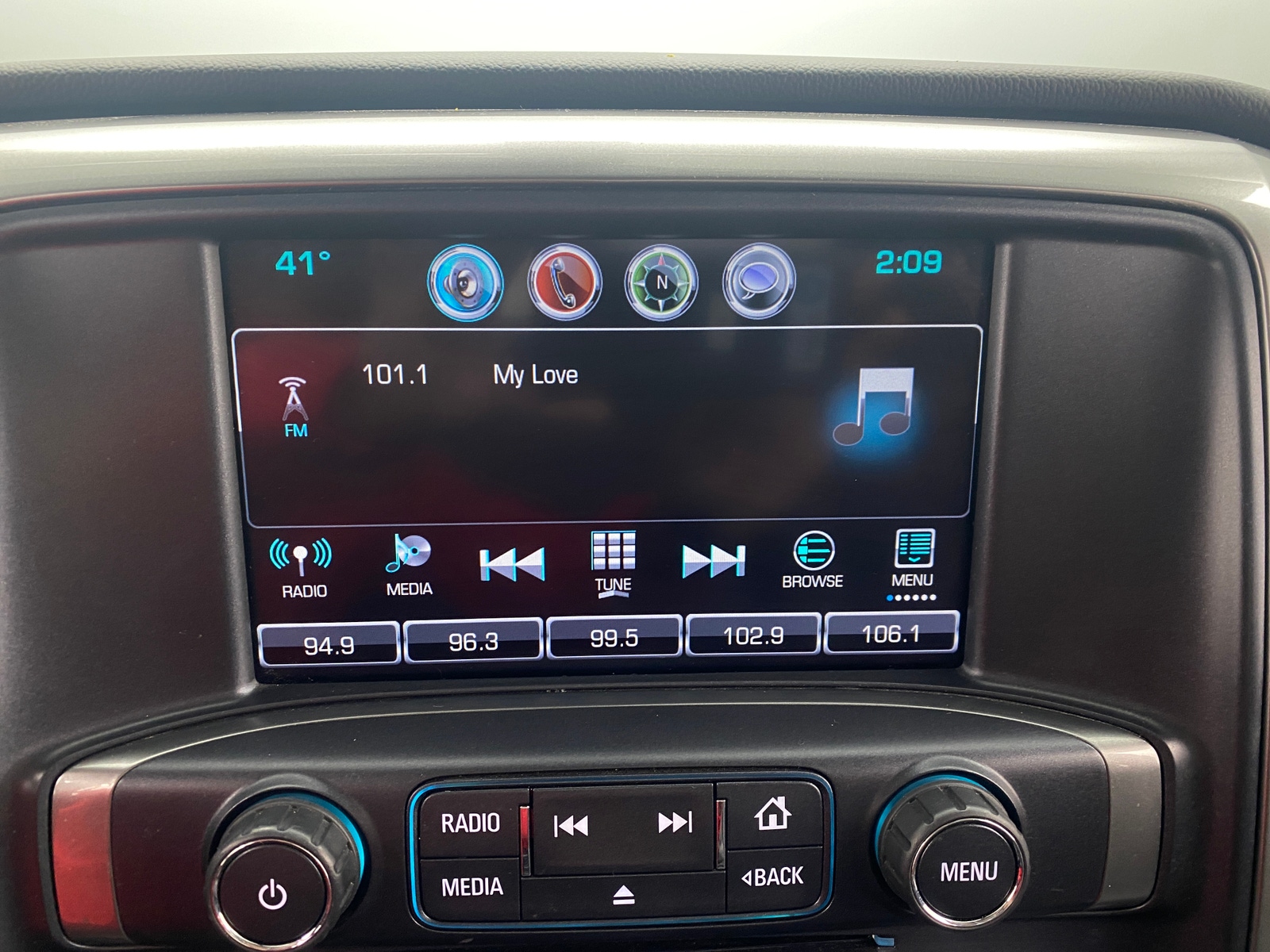 Thumbnail: 2017 Chevrolet Silverado 1500 - 4