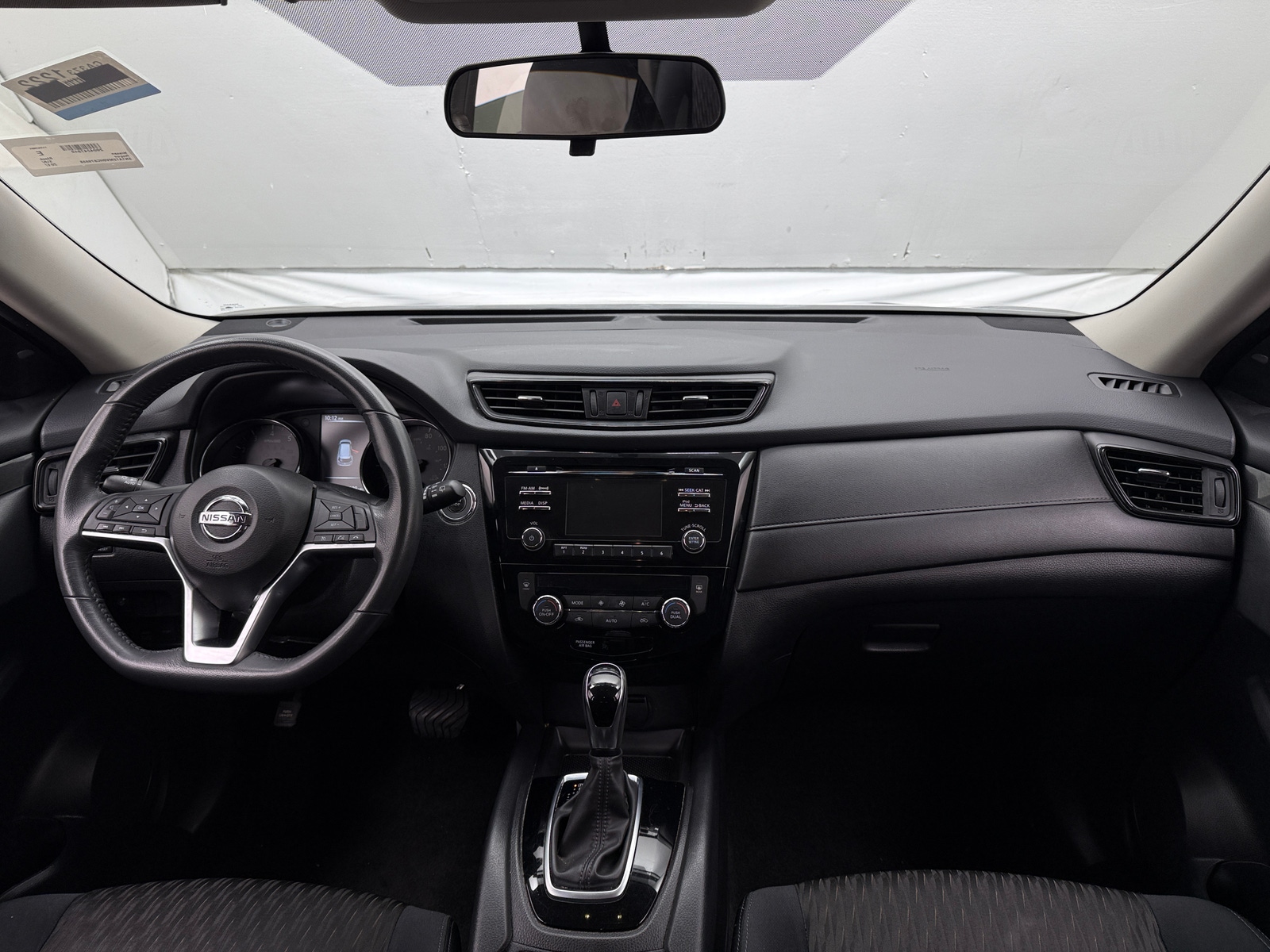 Thumbnail: 2017 Nissan Rogue - 3