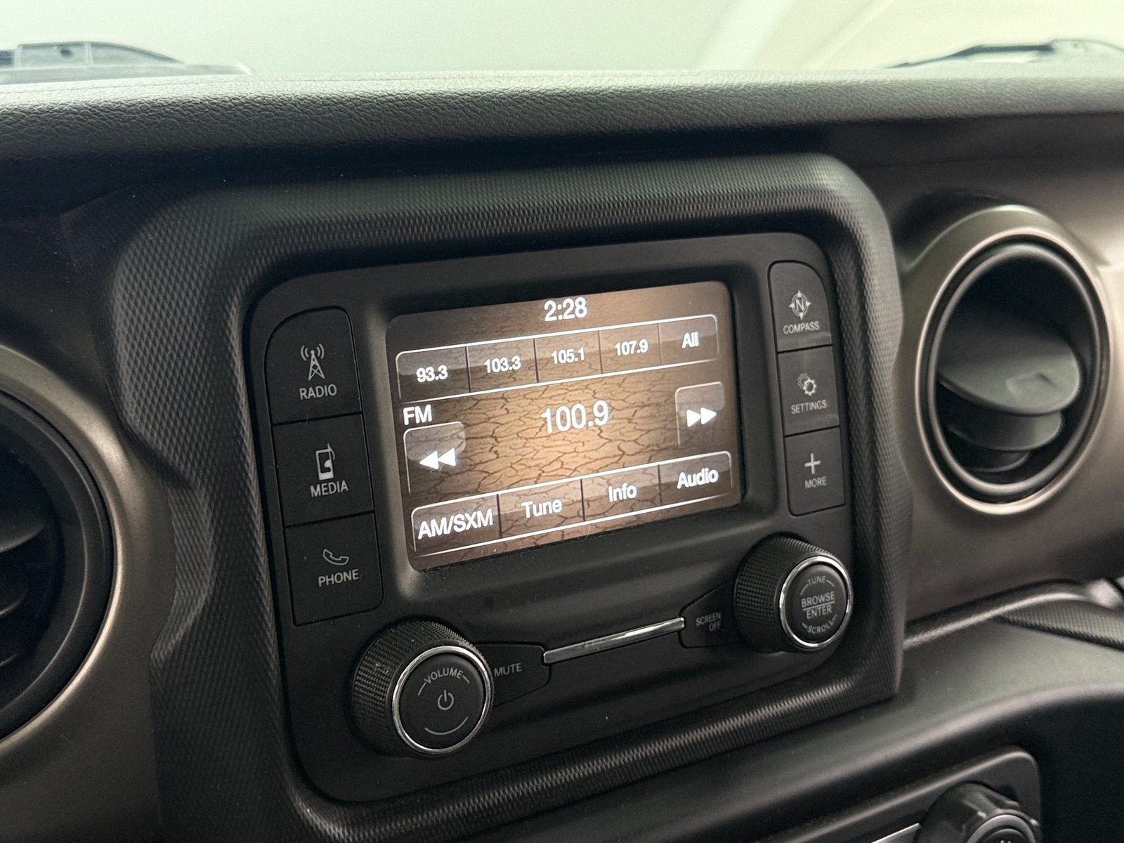 Thumbnail: 2020 Jeep Wrangler - 4