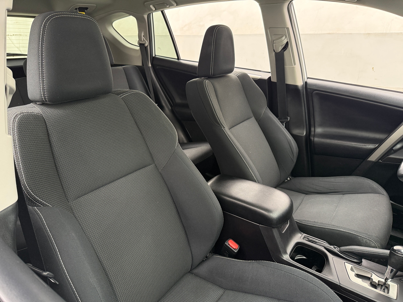 Thumbnail: 2018 Toyota RAV4 - 2