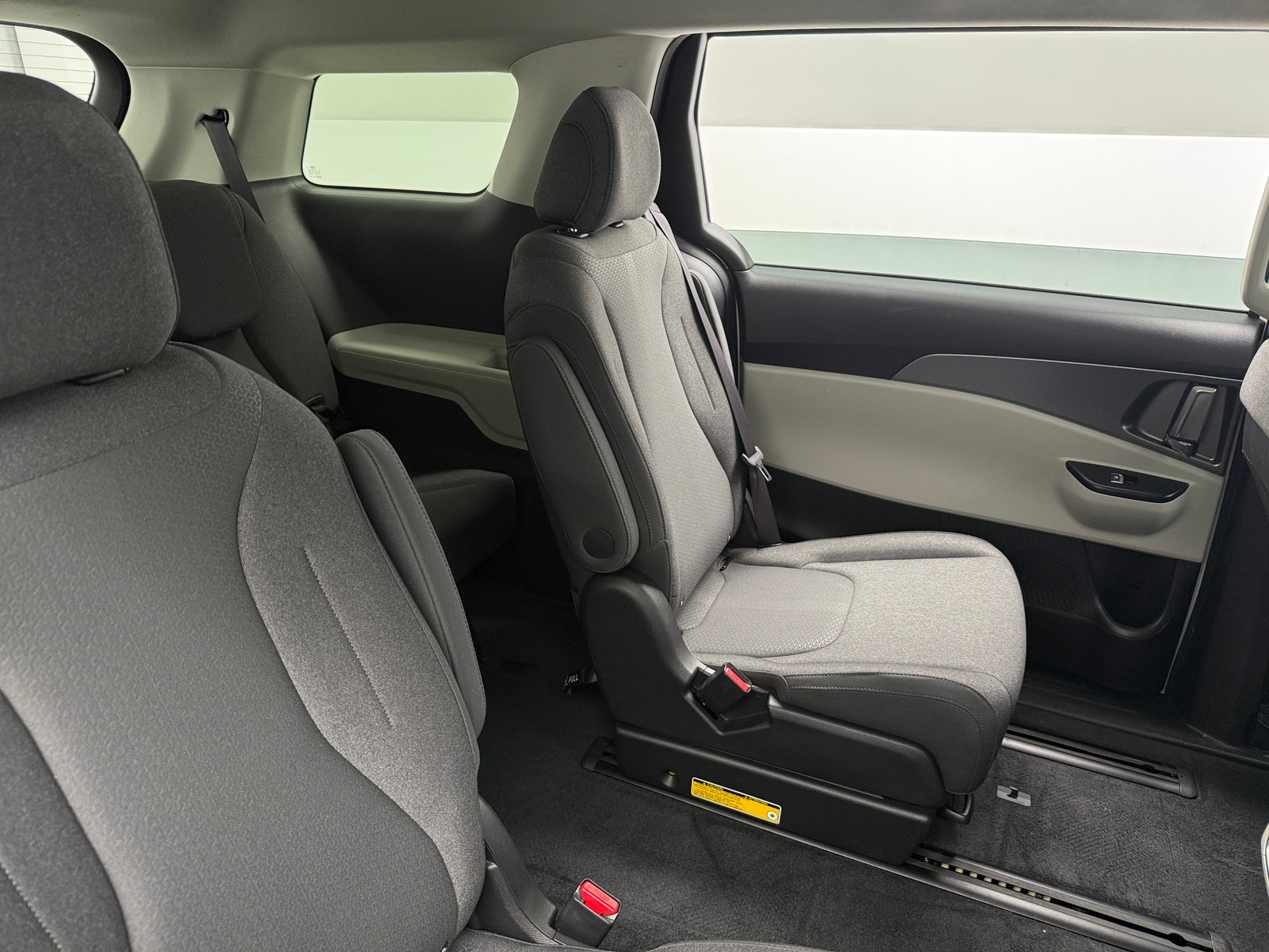 Thumbnail: 2022 Kia Carnival - 6