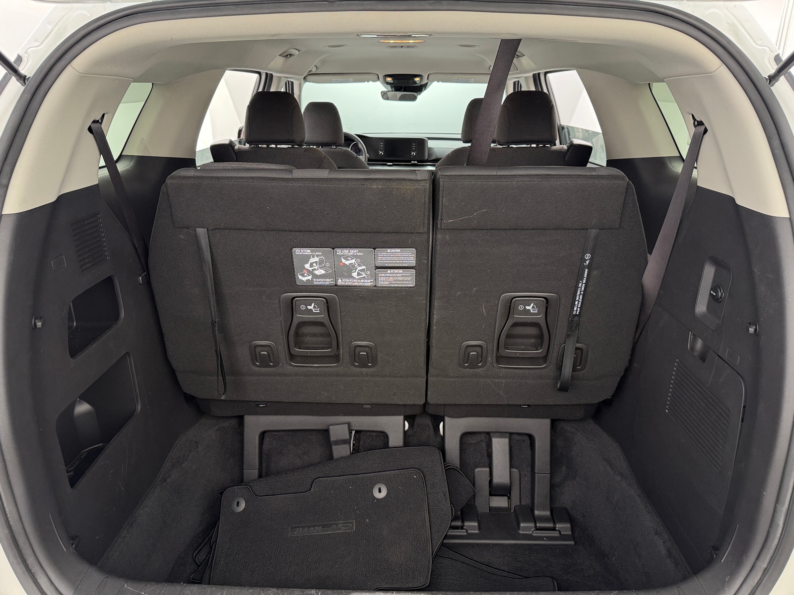 Thumbnail: 2022 Kia Carnival - 7