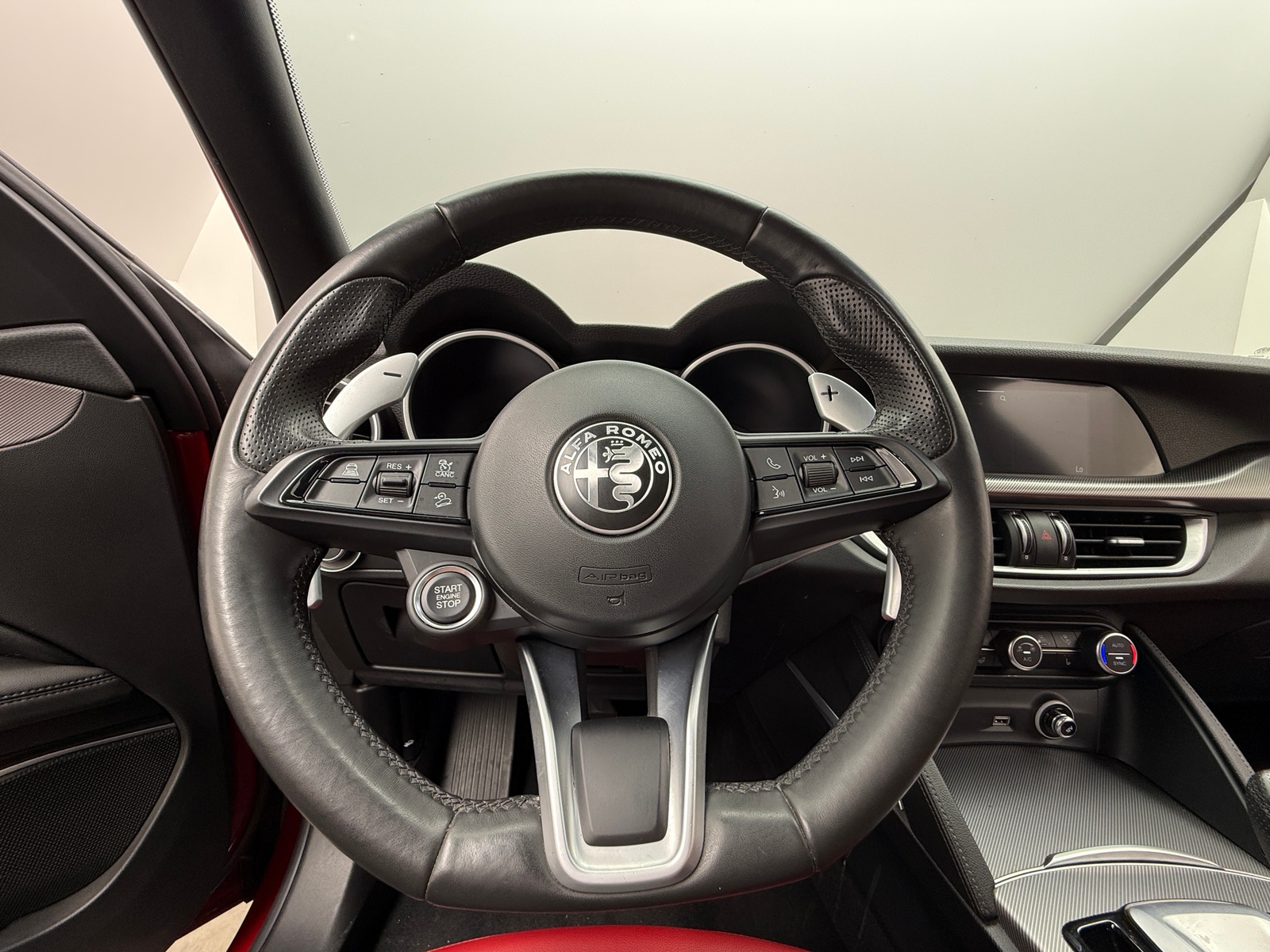 Thumbnail: 2022 Alfa Romeo Stelvio - 4