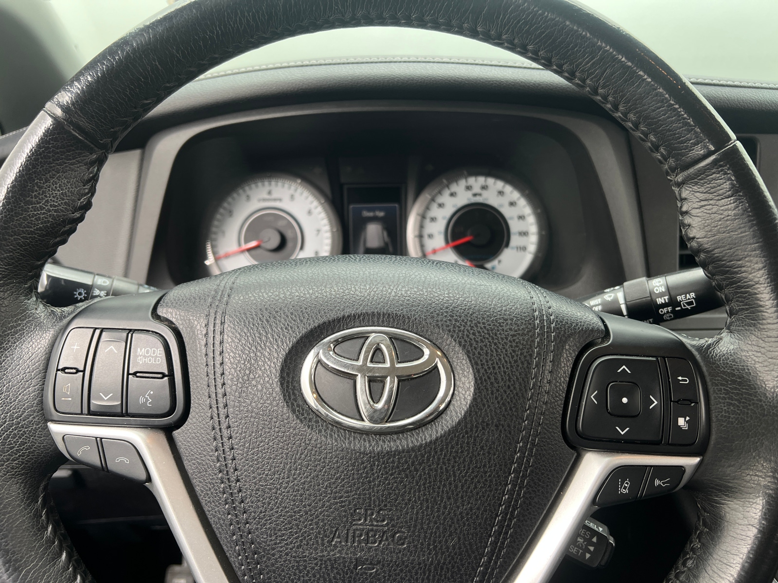 Thumbnail: 2018 Toyota Sienna - 4