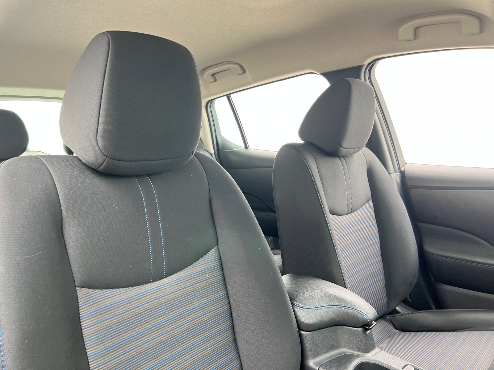 Thumbnail: 2023 Nissan Leaf - 2