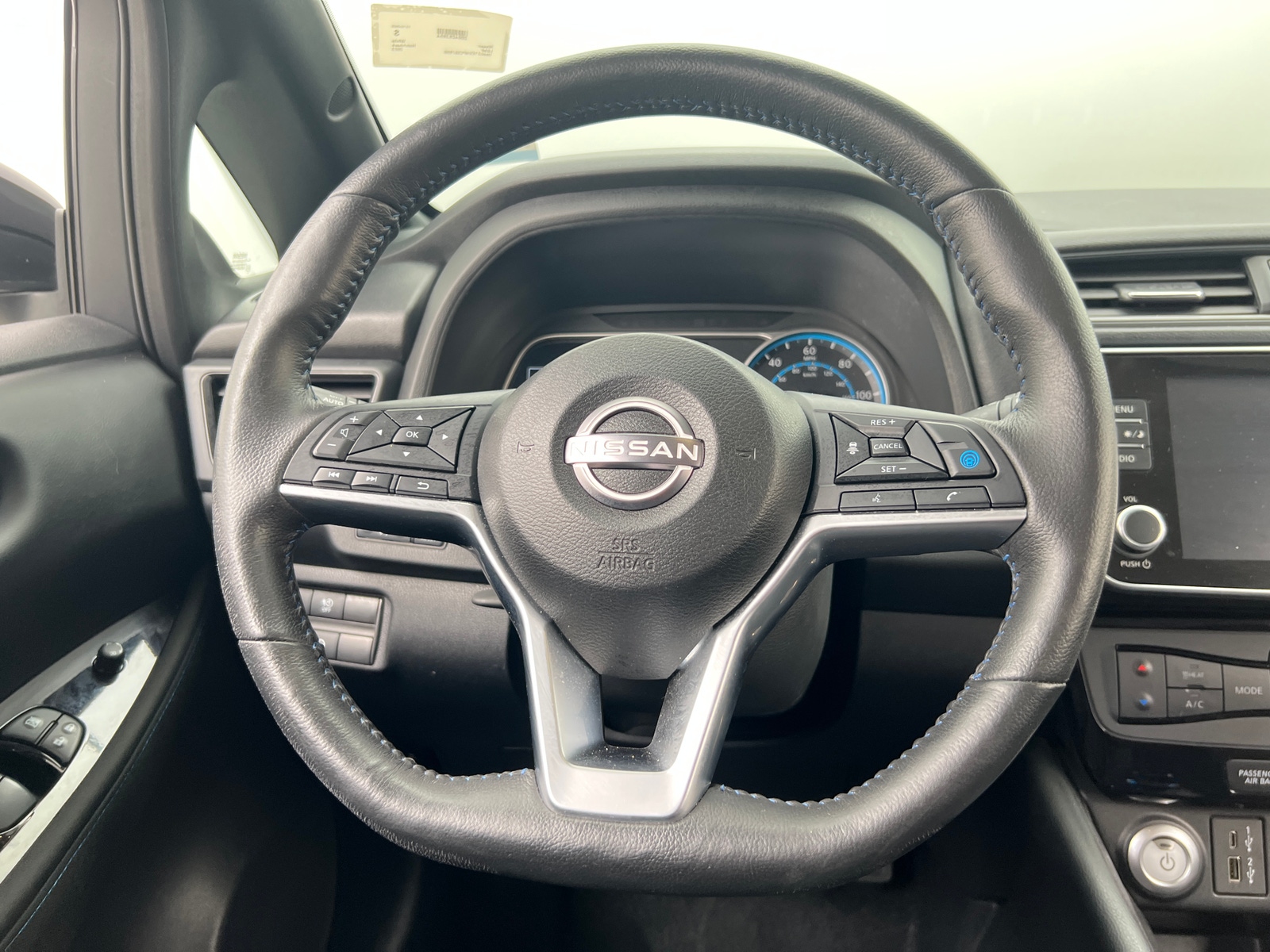 Thumbnail: 2023 Nissan Leaf - 5