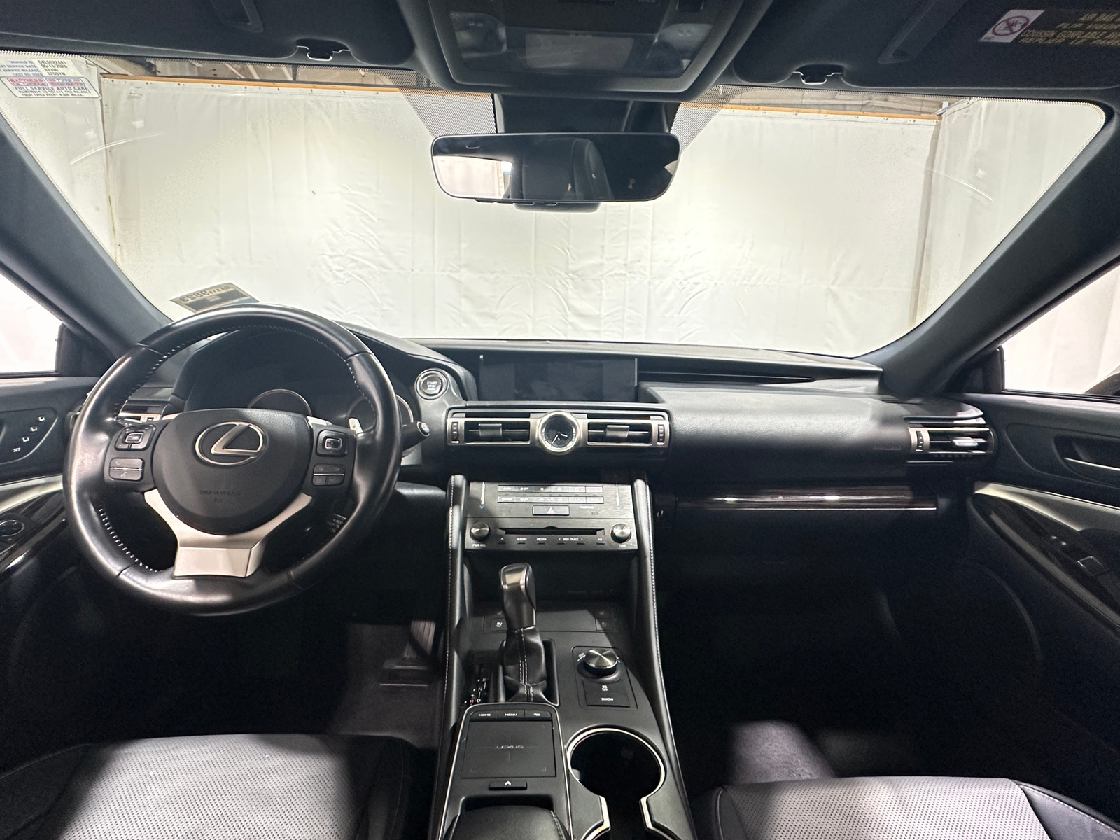 Thumbnail: 2020 Lexus RC - 3