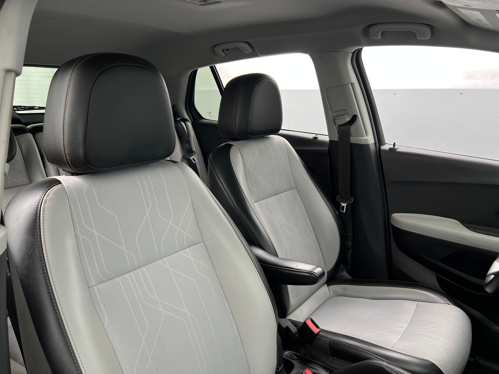 Thumbnail: 2017 Chevrolet Trax - 2