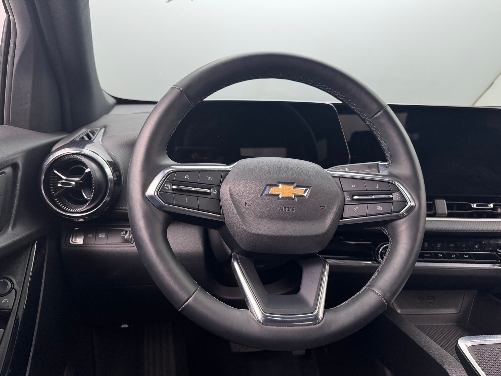Thumbnail: 2025 Chevrolet Equinox - 5